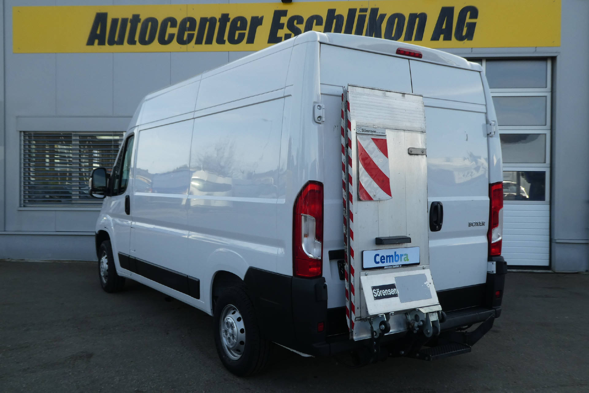 PEUGEOT Boxer Kaw. 335 L2H2 2.2 BlueHDi 140 mit Hebebühne * Nutzlast von 1'160KG *-image-5