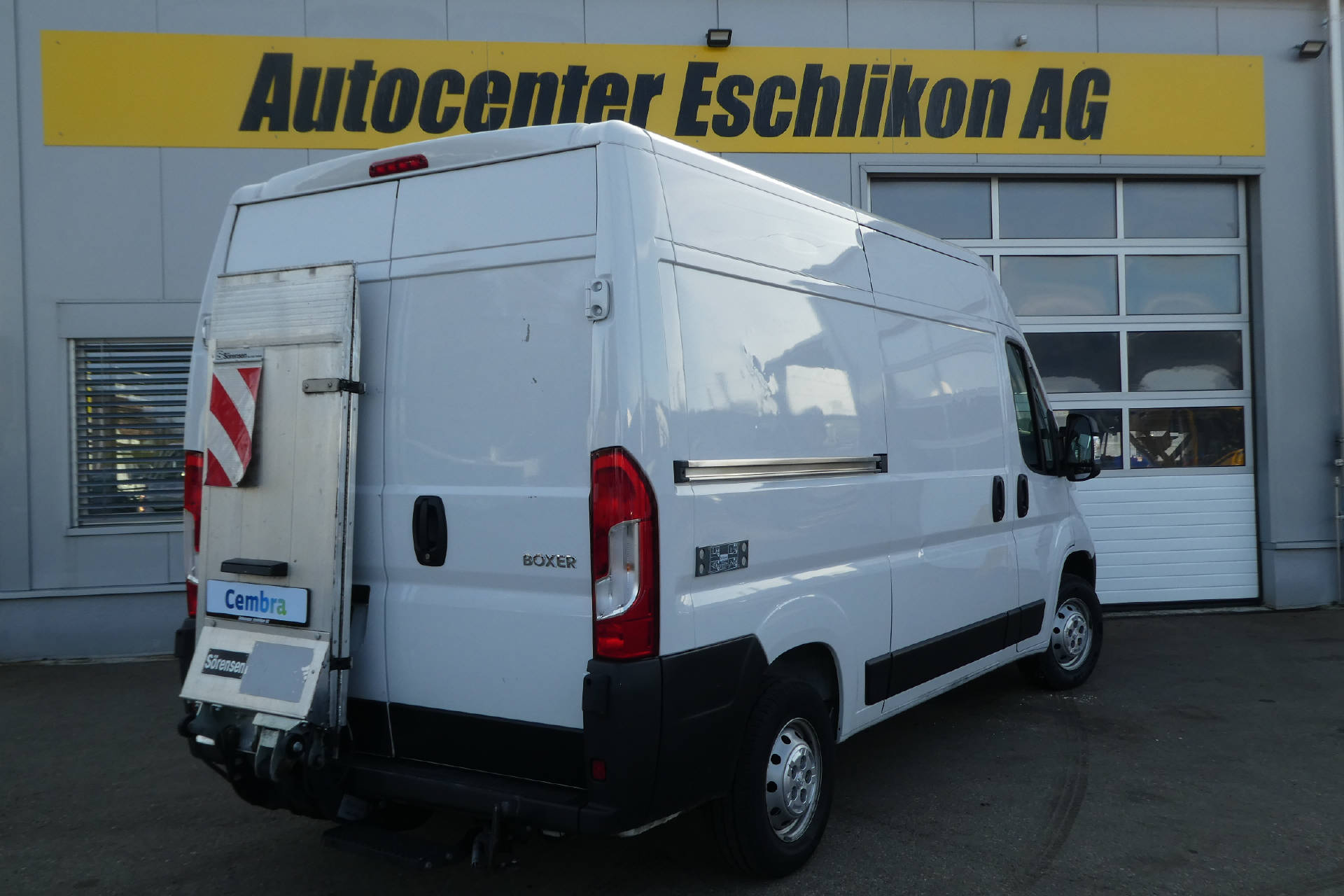 PEUGEOT Boxer Kaw. 335 L2H2 2.2 BlueHDi 140 mit Hebebühne * Nutzlast von 1'160KG *-showroom-element-3