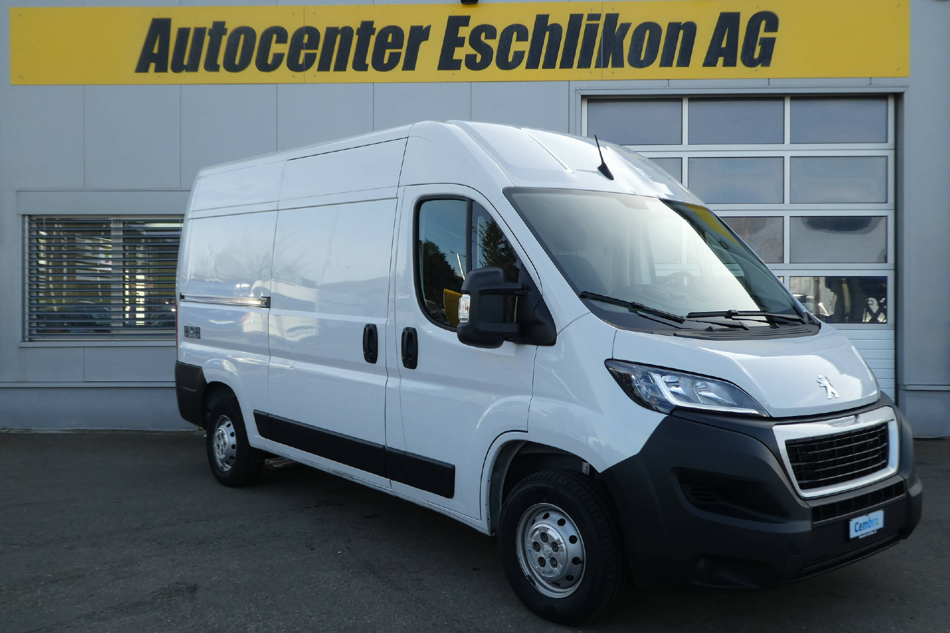PEUGEOT Boxer Kaw. 335 L2H2 2.2 BlueHDi 140 mit Hebebühne * Nutzlast von 1'160KG *-showroom-element-2