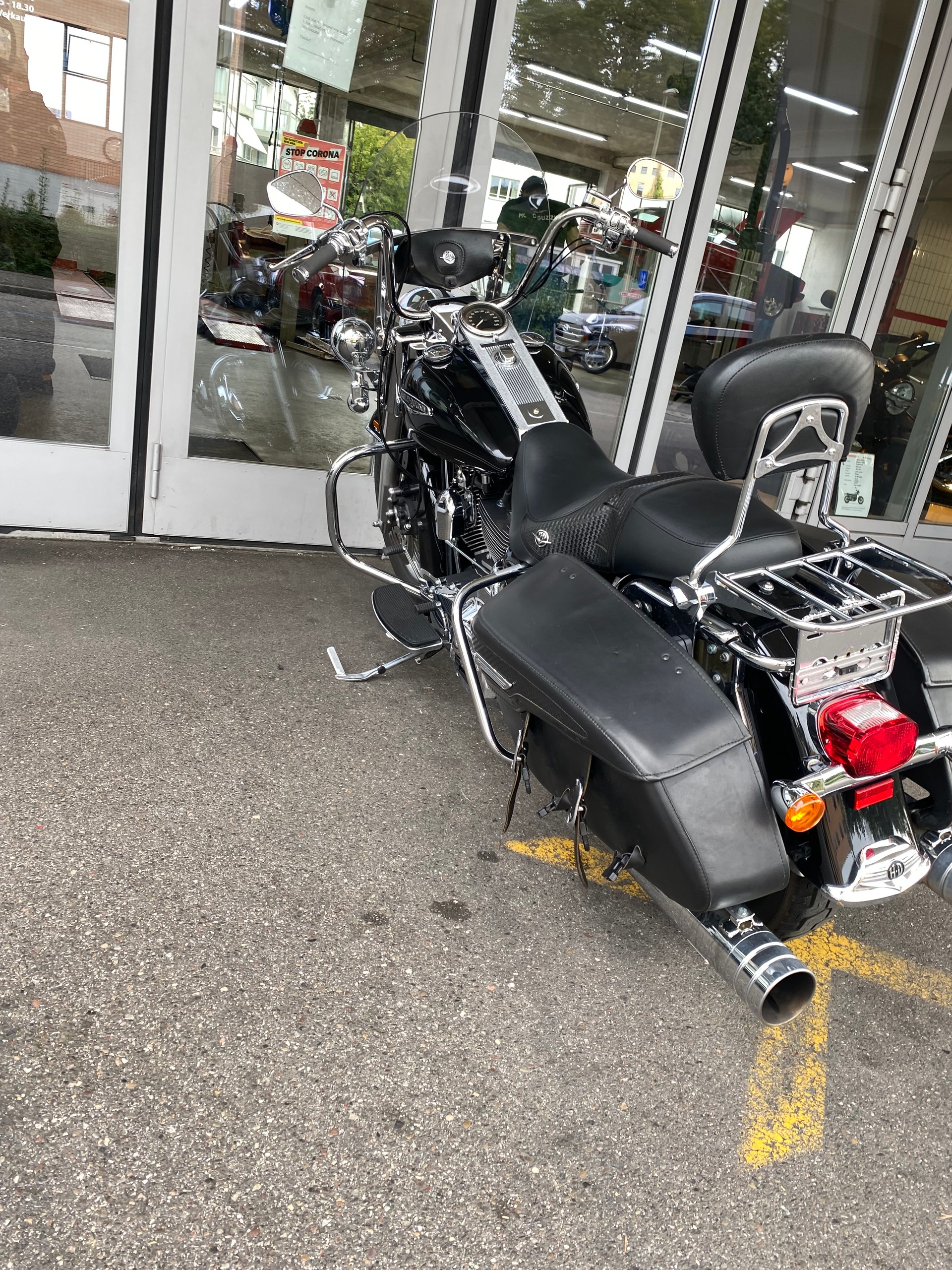 HARLEY-DAVIDSON FLHRI Road King-image-9