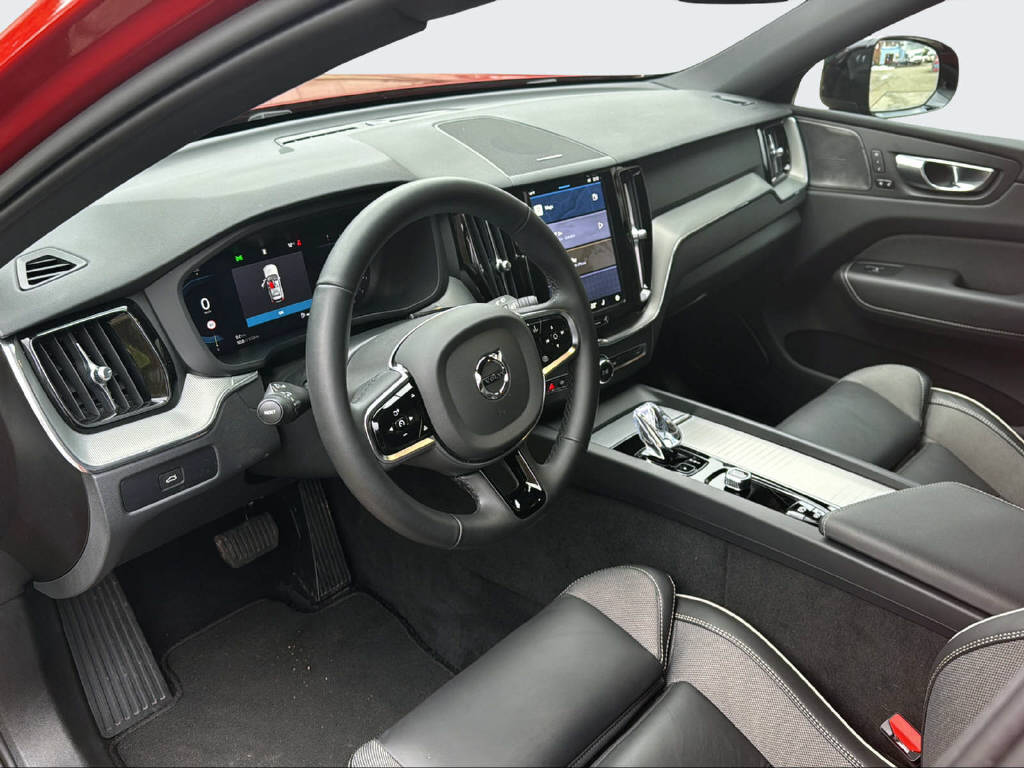 VOLVO XC60 2.0 B5 MH Plus Dark AWD-image-11