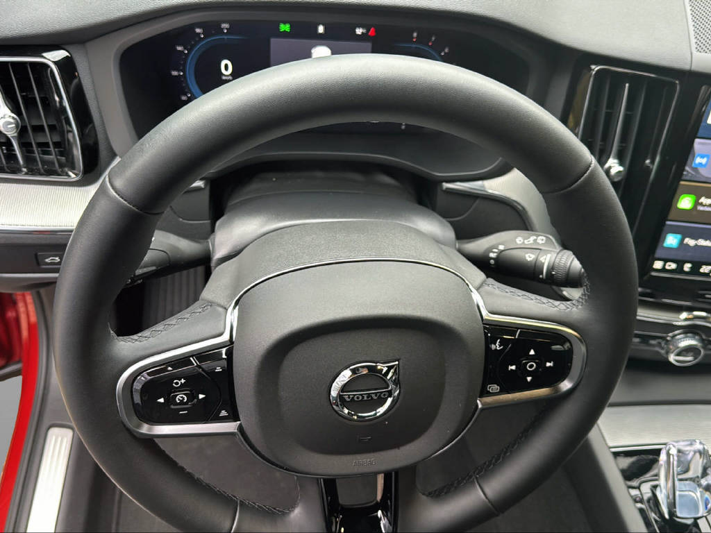 VOLVO XC60 2.0 B5 MH Plus Dark AWD-image-10