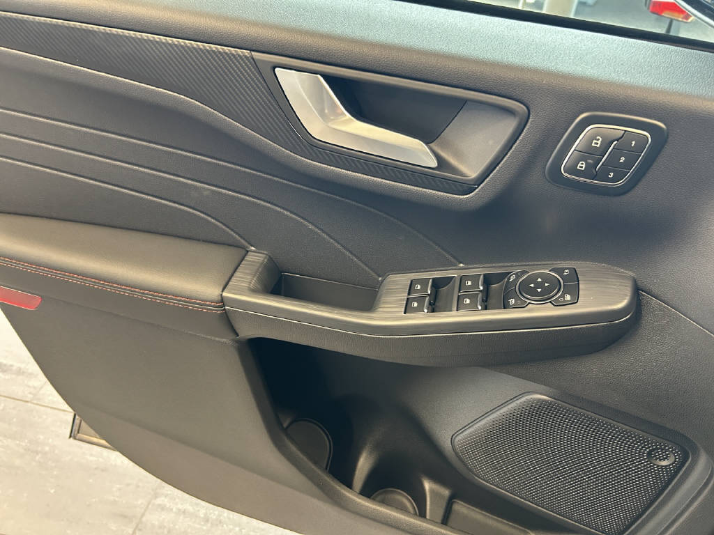 FORD Kuga 2.5 Hybrid ST-Line X 4x4-image-9
