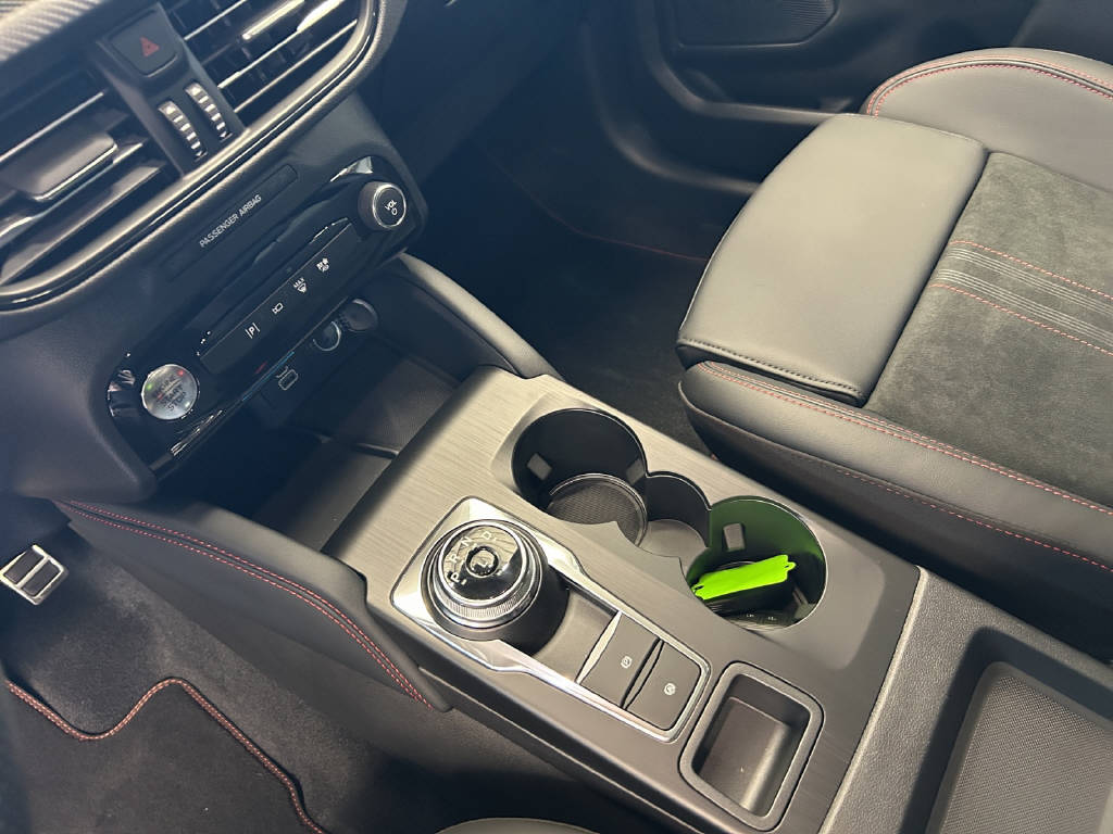 FORD Kuga 2.5 Hybrid ST-Line X 4x4-image-6