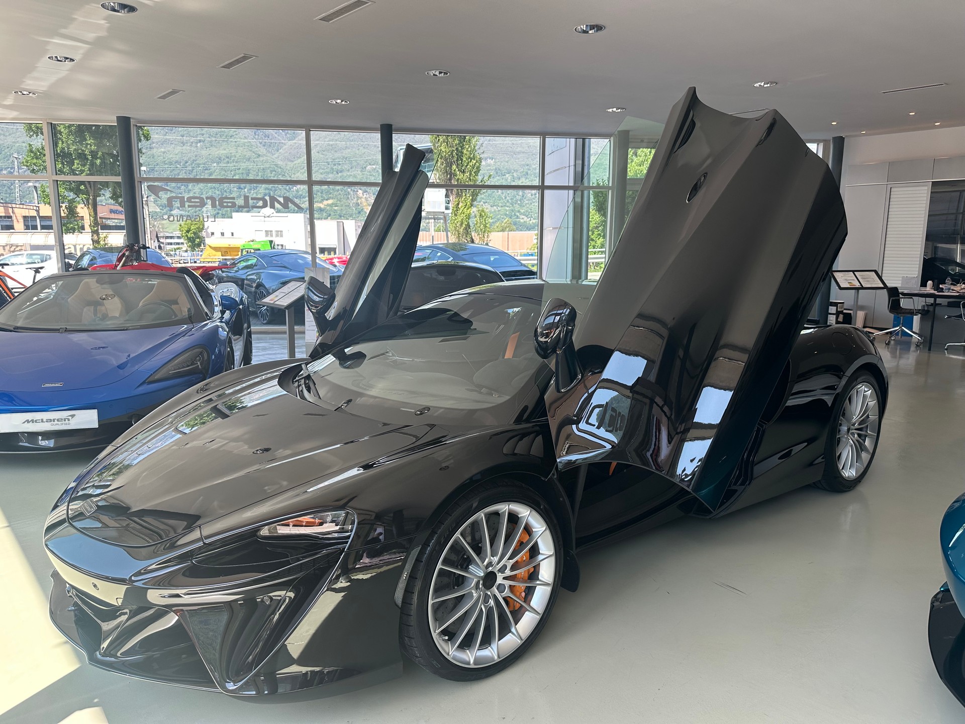 McLAREN ARTURA 3.0 V6 700cv-image-2