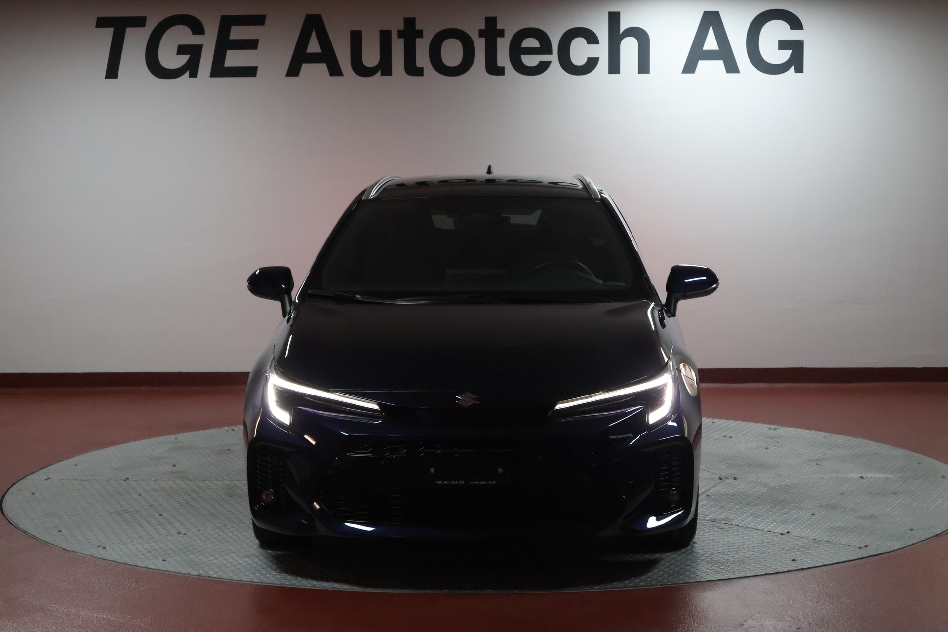 SUZUKI Swace 1.8 Hybrid Compact Top E-CVT-showroom-element-2