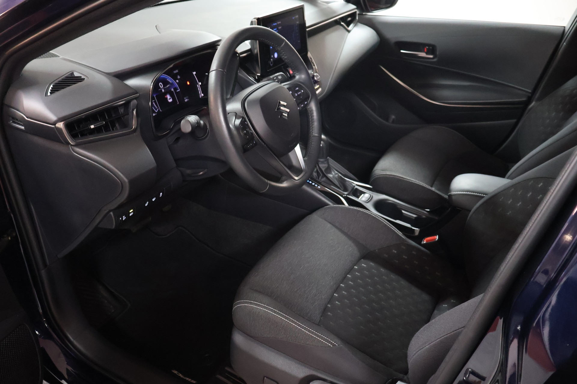 SUZUKI Swace 1.8 Hybrid Compact Top E-CVT-image-4