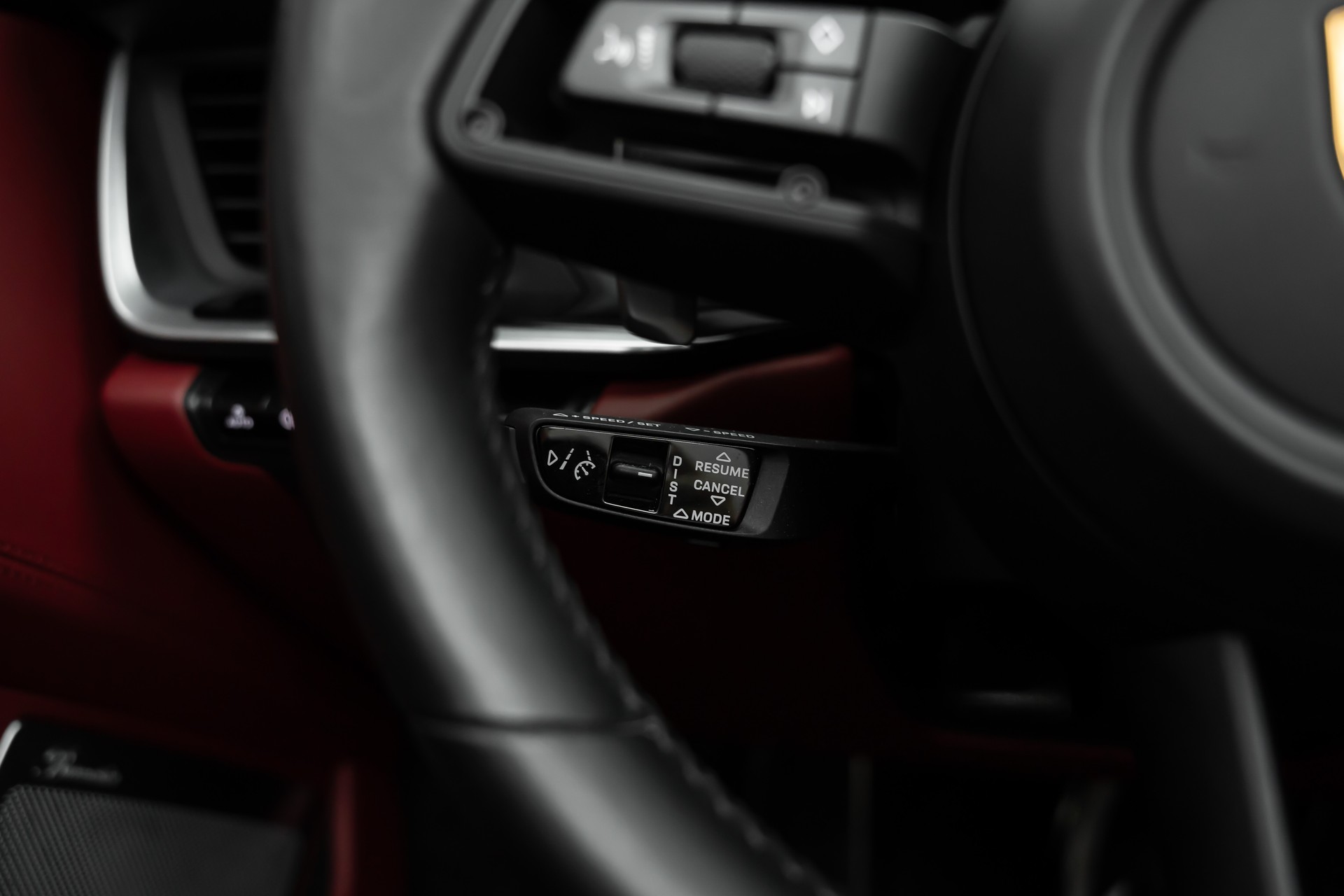 PORSCHE 911 Turbo S Cabriolet PDK-image-28