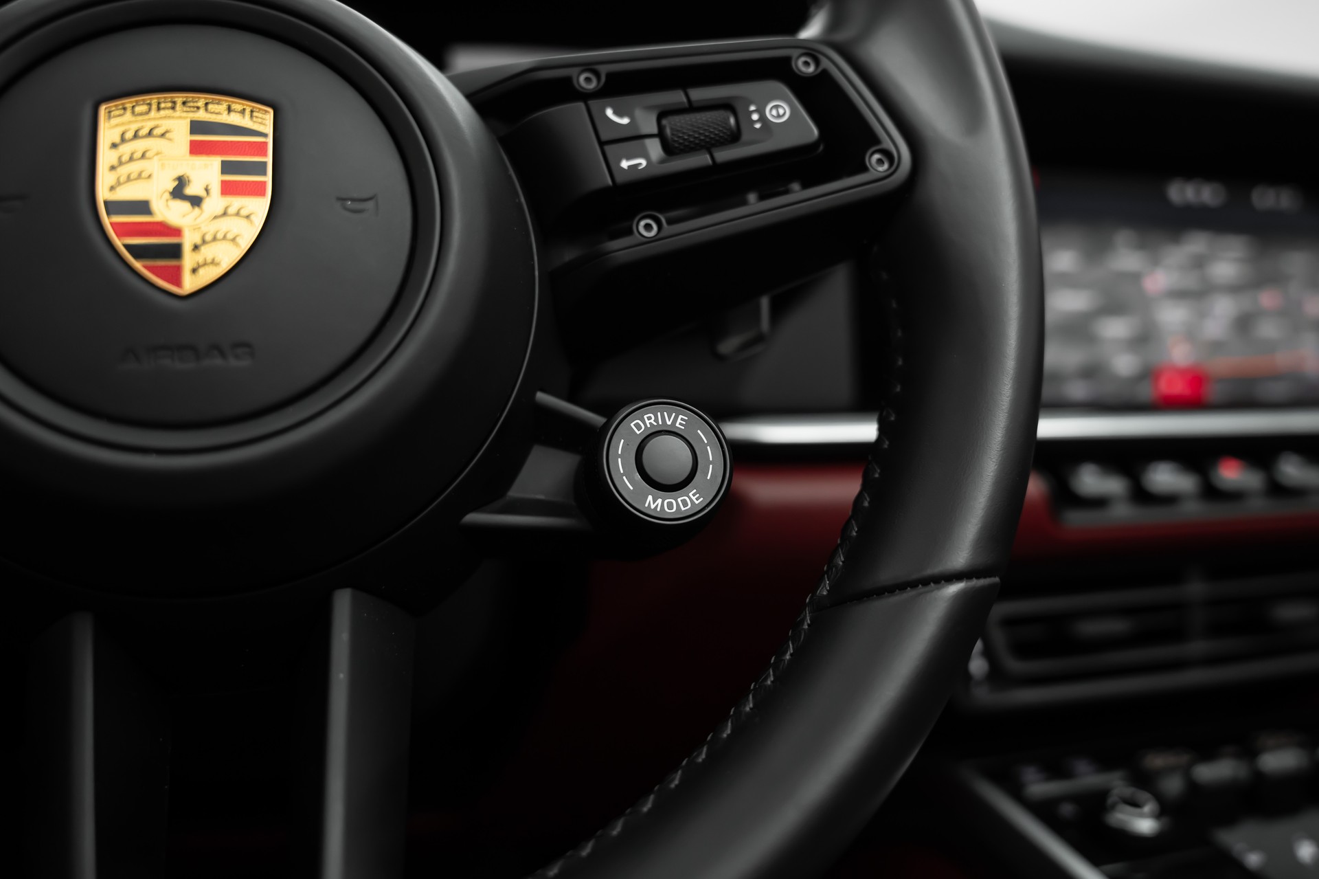 PORSCHE 911 Turbo S Cabriolet PDK-image-27
