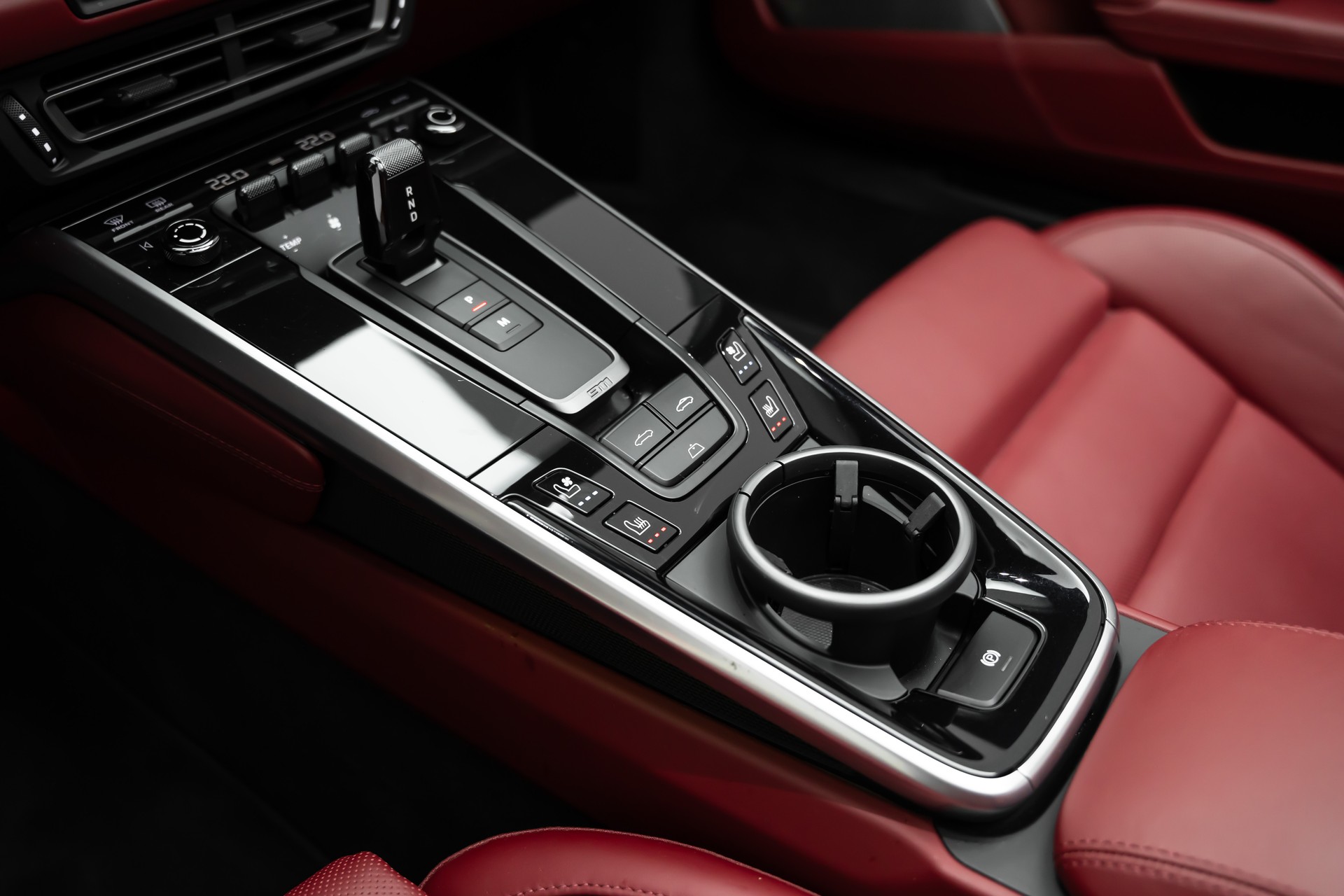 PORSCHE 911 Turbo S Cabriolet PDK-image-17