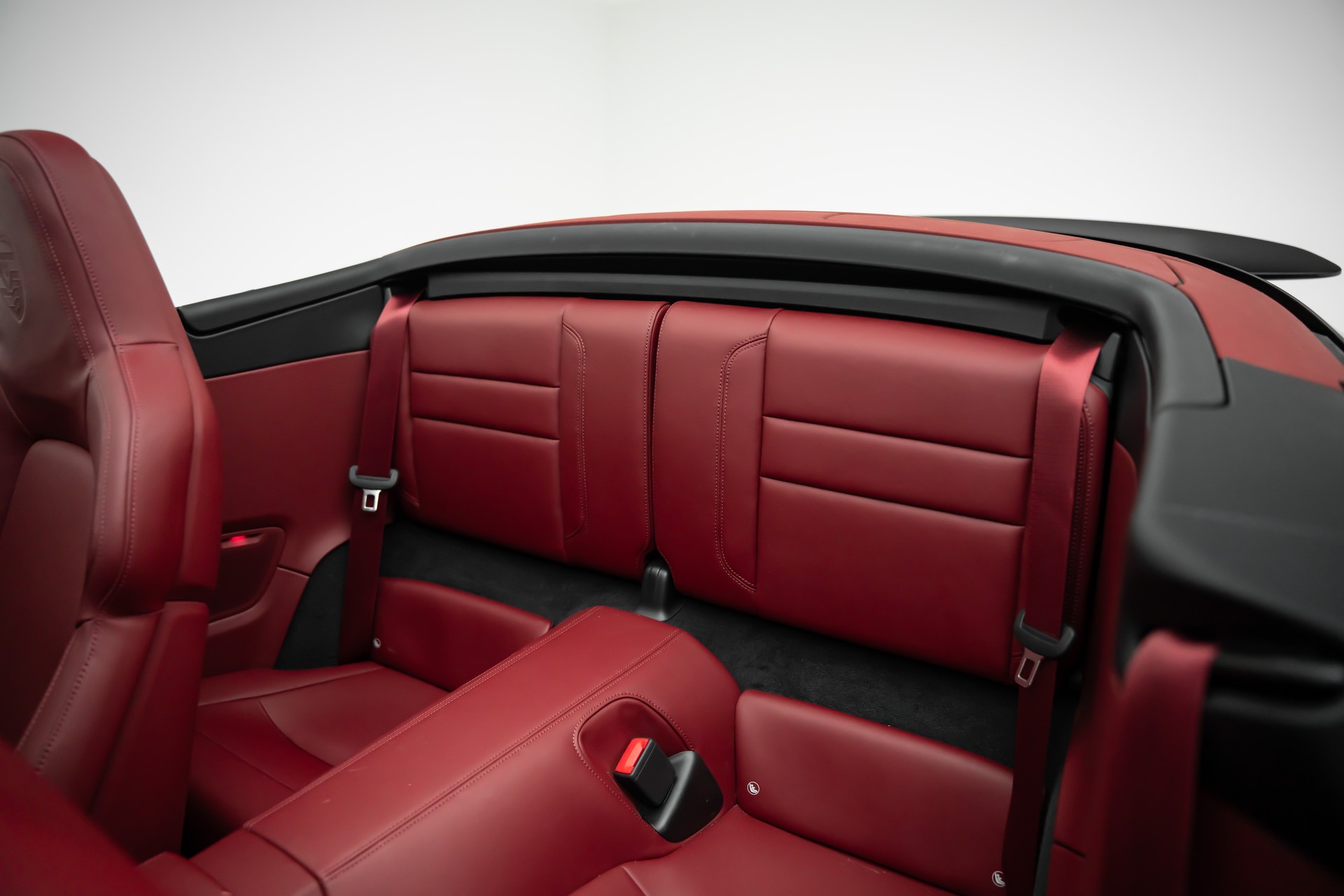 PORSCHE 911 Turbo S Cabriolet PDK-image-12
