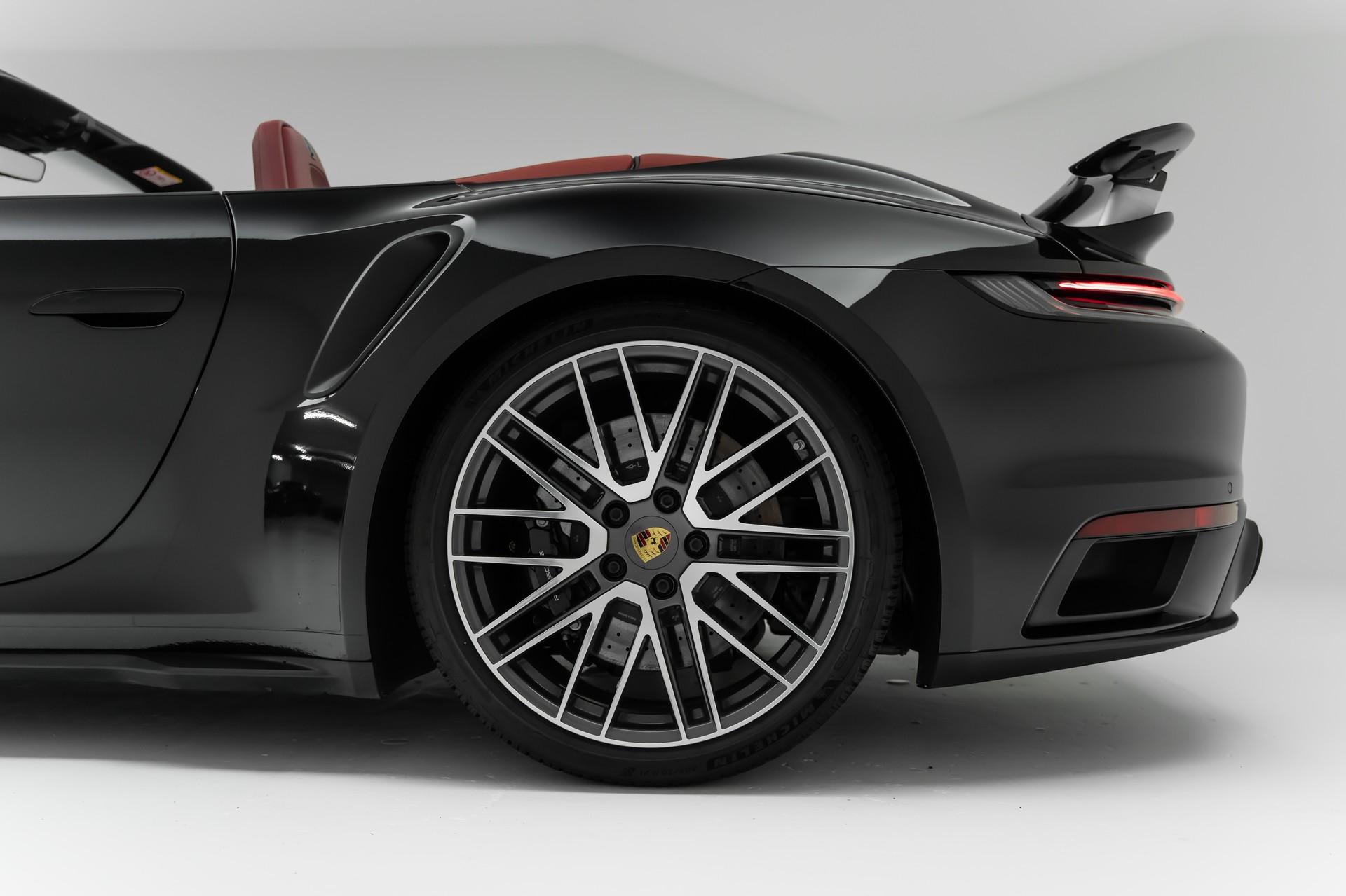 PORSCHE 911 Turbo S Cabriolet PDK-image-8