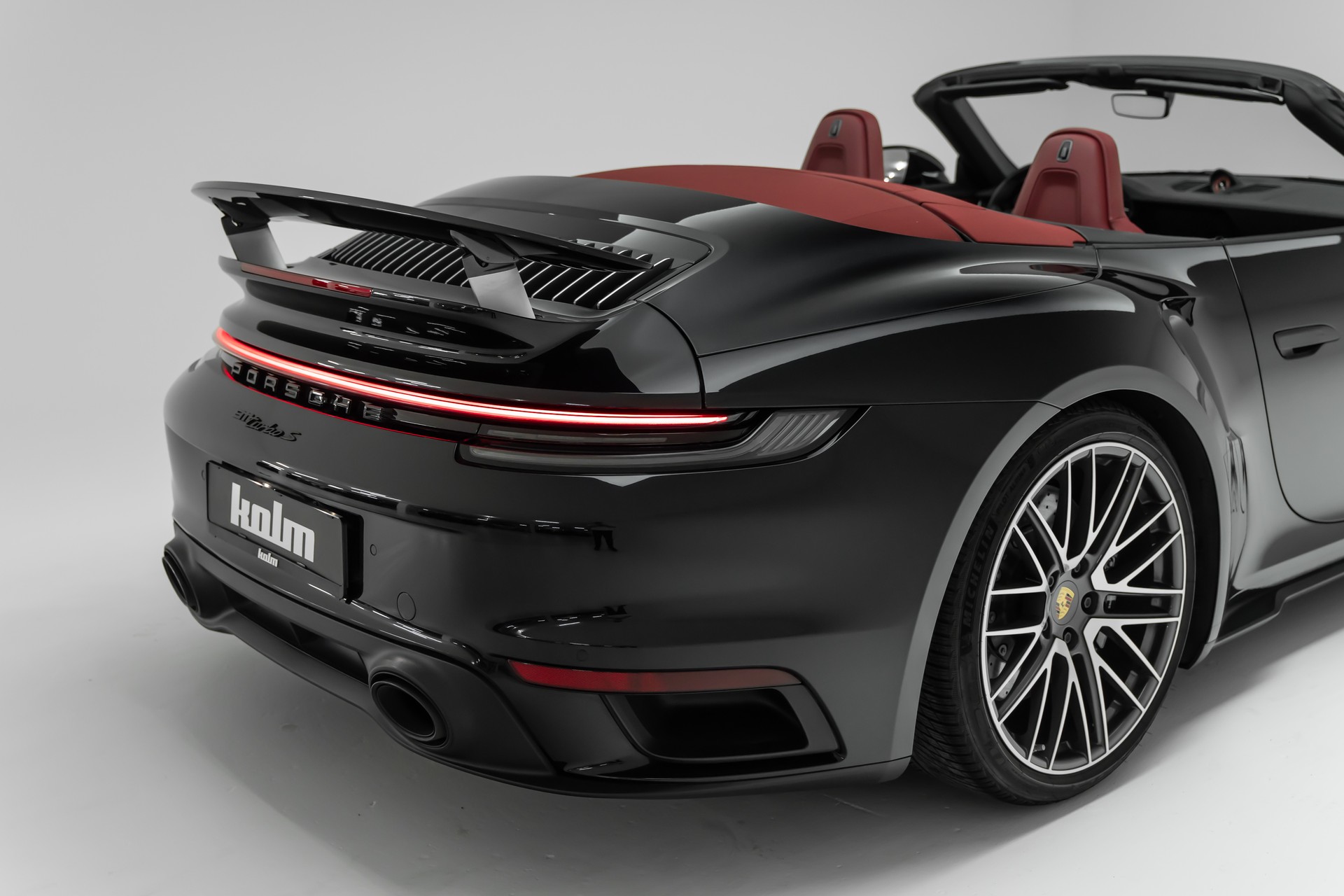 PORSCHE 911 Turbo S Cabriolet PDK-image-13