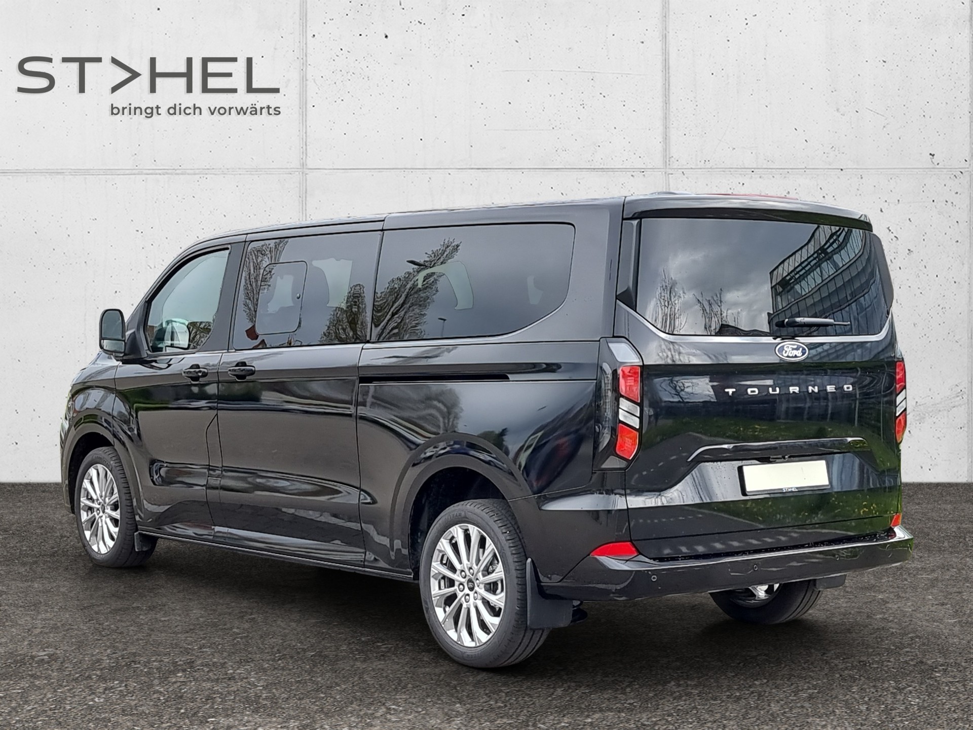FORD Tourneo C Bus 320 L2 2.0 EcoBlue 170 Titanium-showroom-element-2