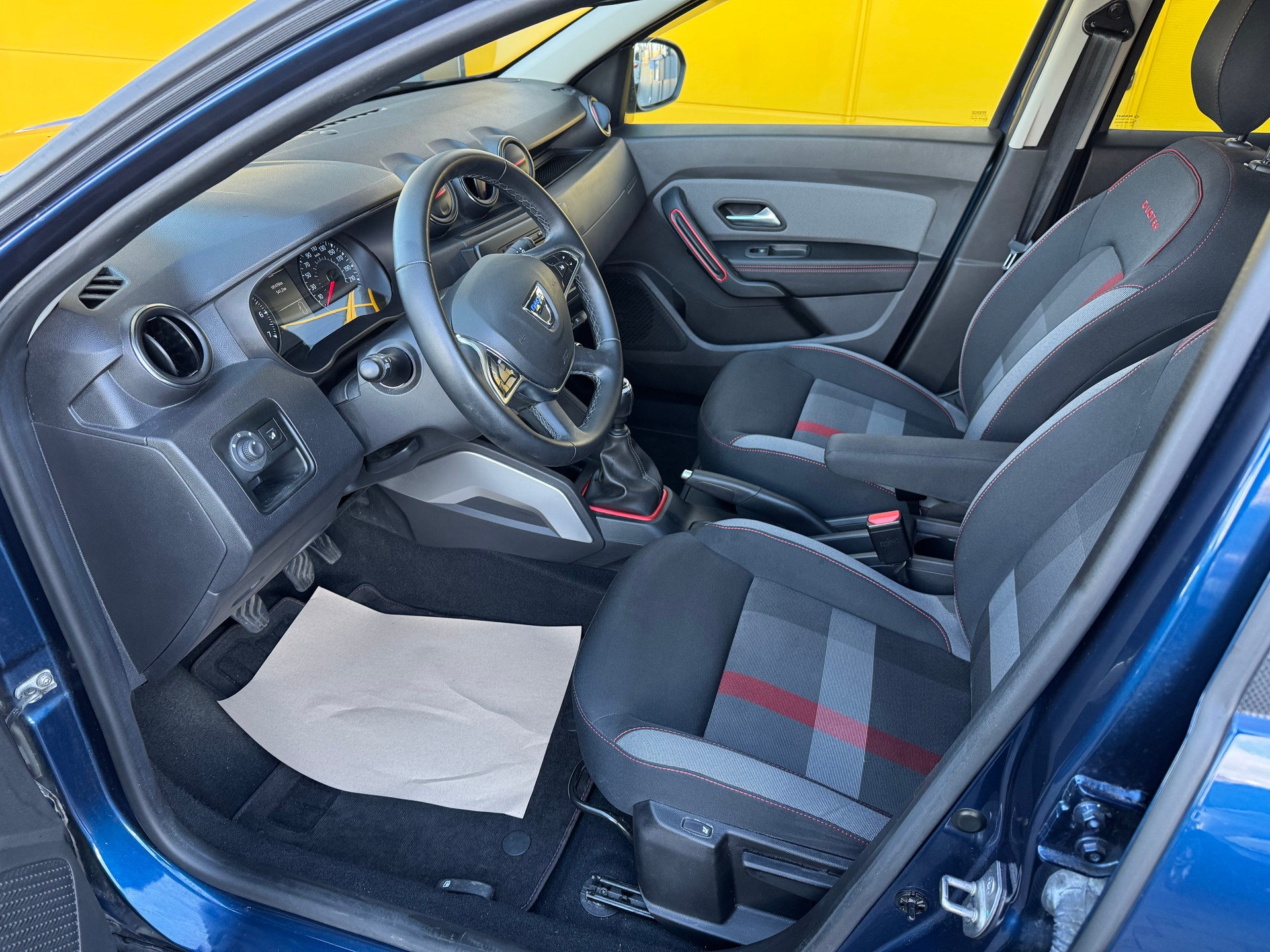 DACIA Duster dCi 115 Ultimate 4x4-image-11