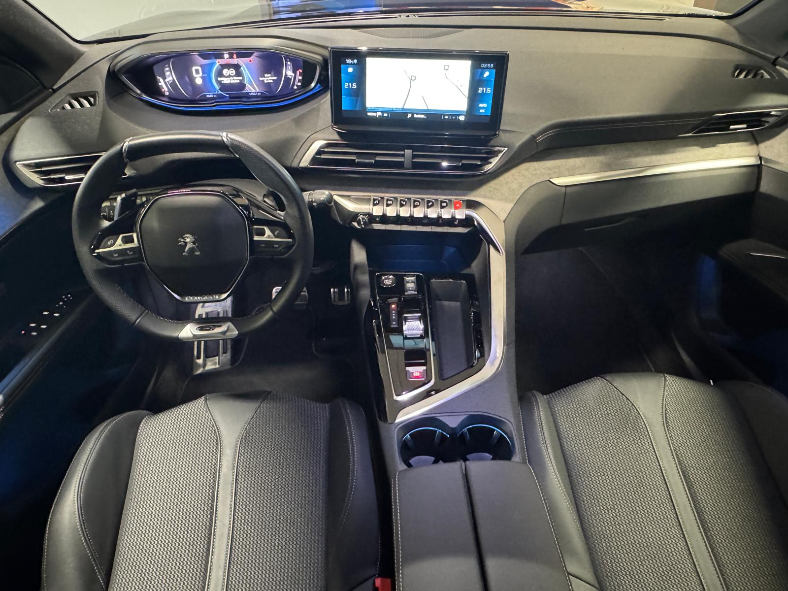 PEUGEOT 3008 1.2 PureTech GT-image-10