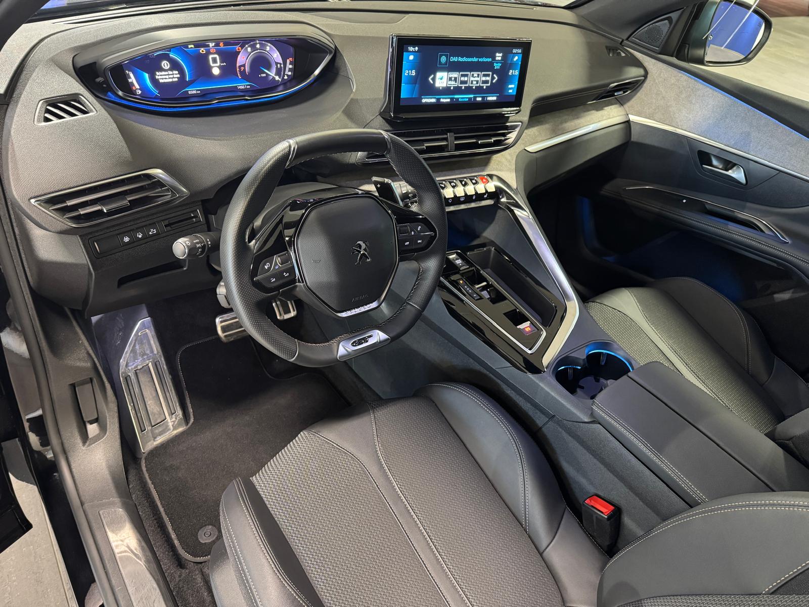 PEUGEOT 3008 1.2 PureTech GT-image-8