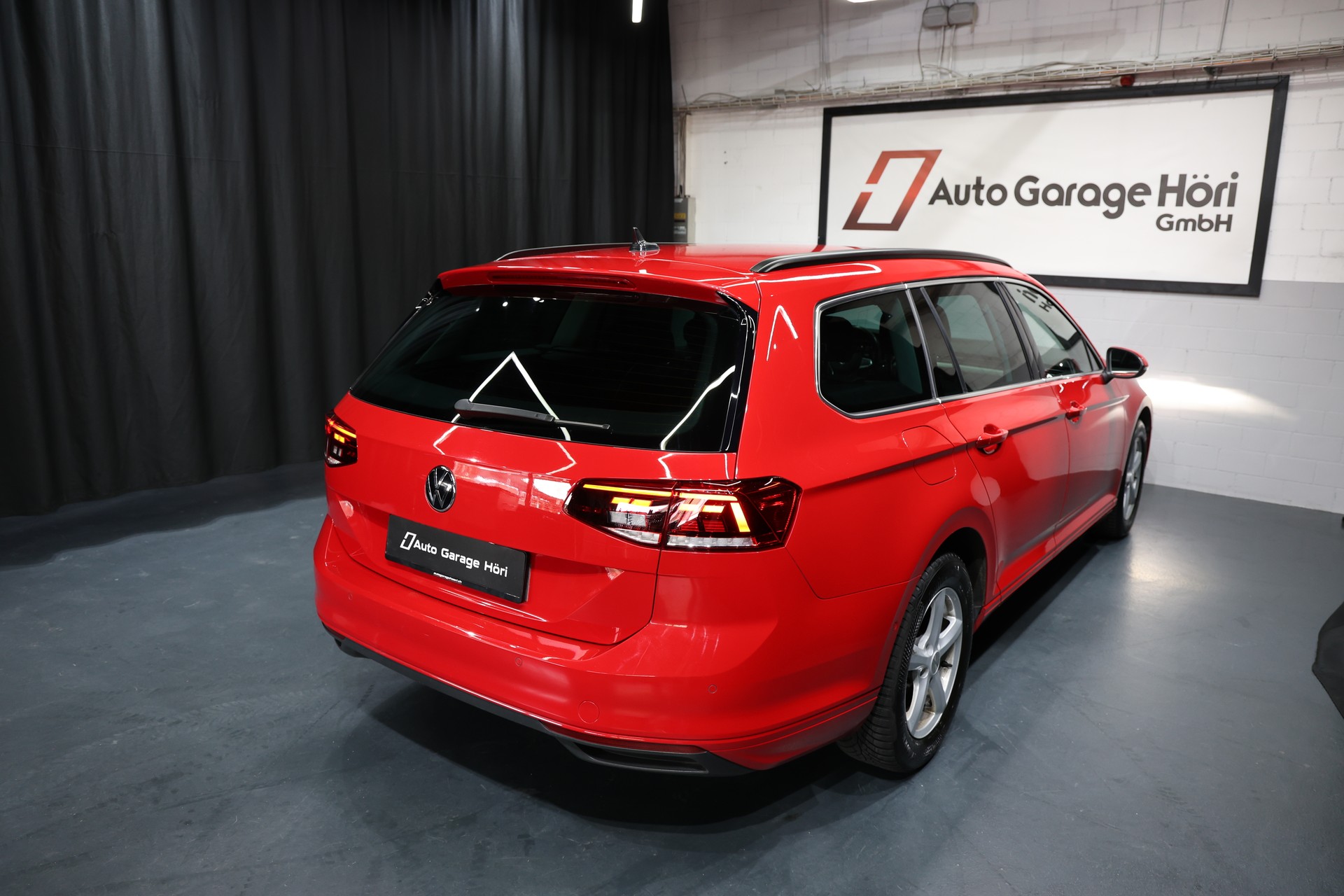 VW Passat 2.0 TDI BMT Business 4Motion DSG 200PS AHK-image-14