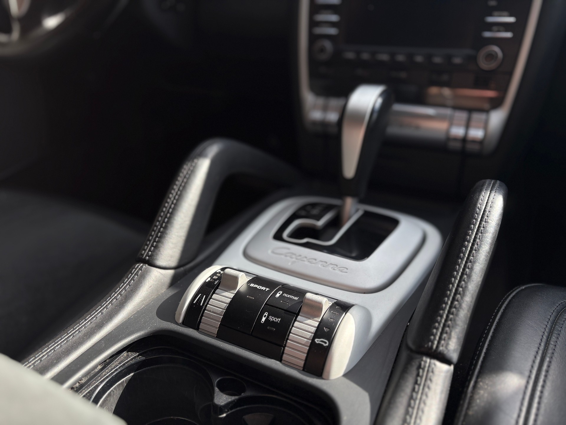 PORSCHE Cayenne GTS Tiptronic-image-13
