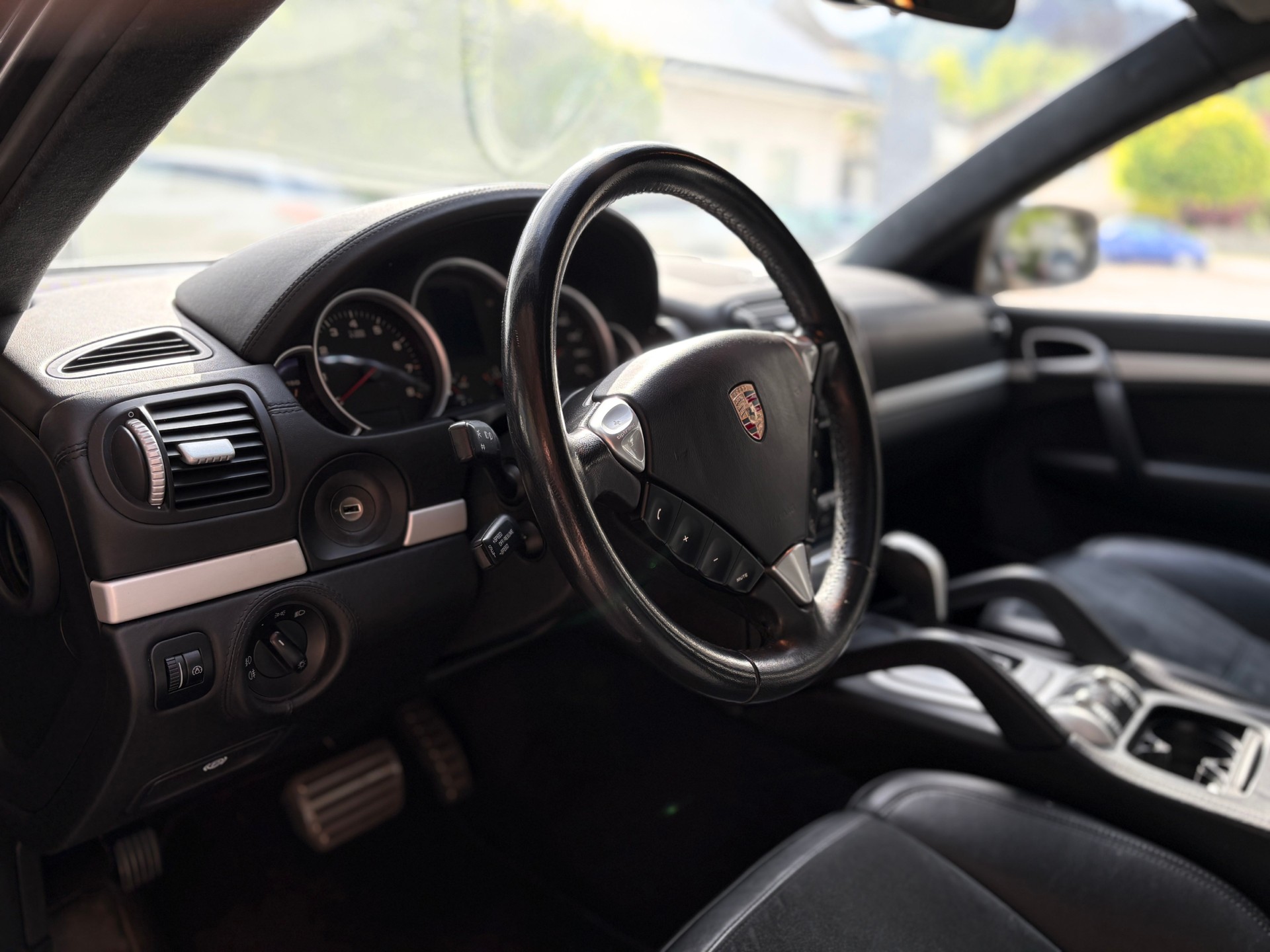 PORSCHE Cayenne GTS Tiptronic-image-8