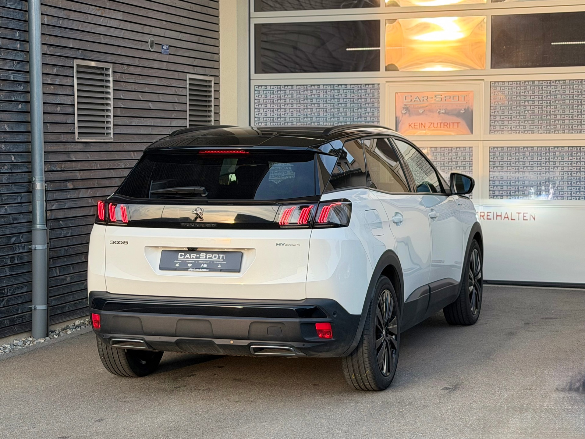PEUGEOT 3008 300e Hybrid4 GT Pack EAT8-showroom-element-3