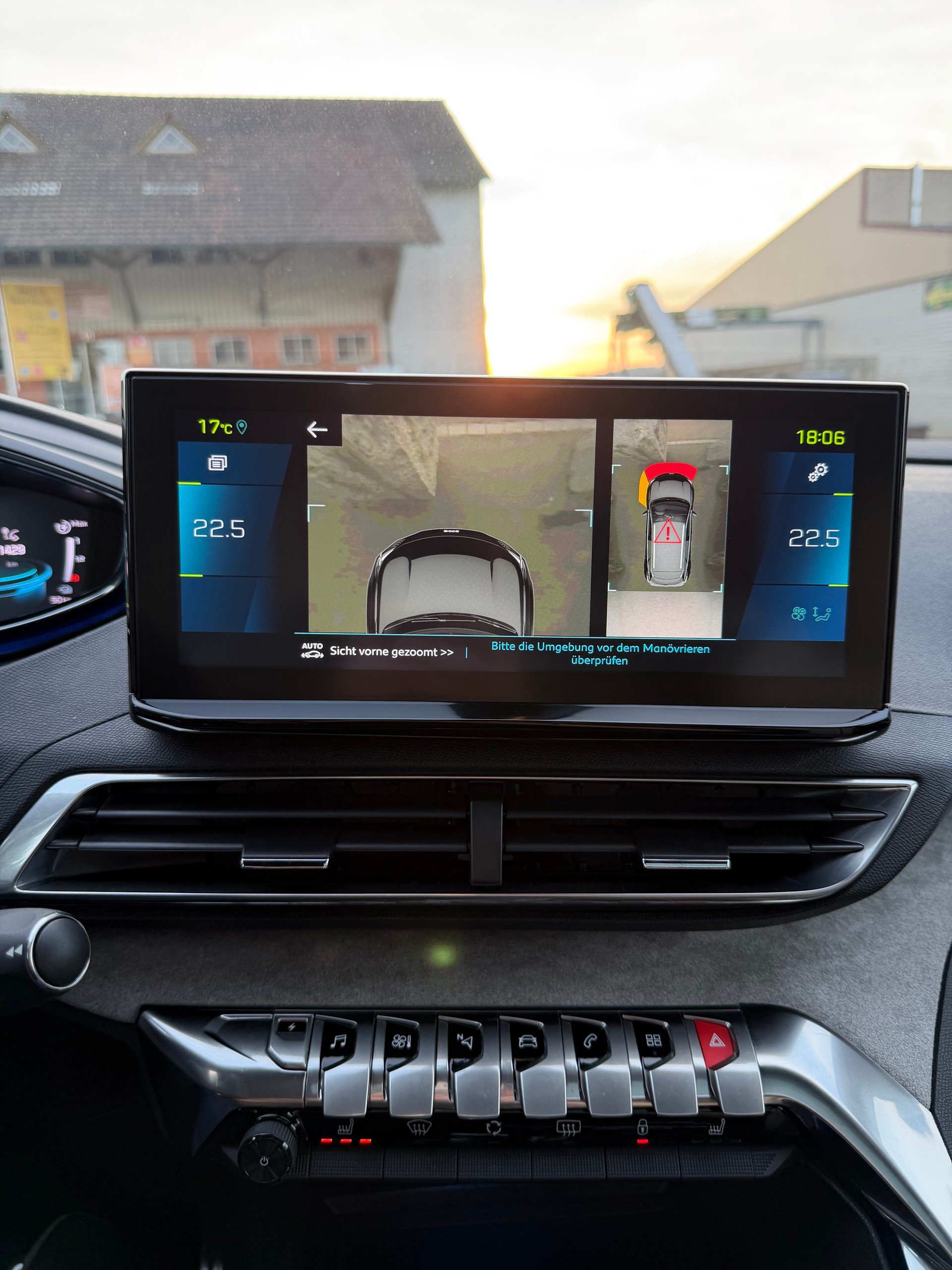 PEUGEOT 3008 300e Hybrid4 GT Pack EAT8-image-24