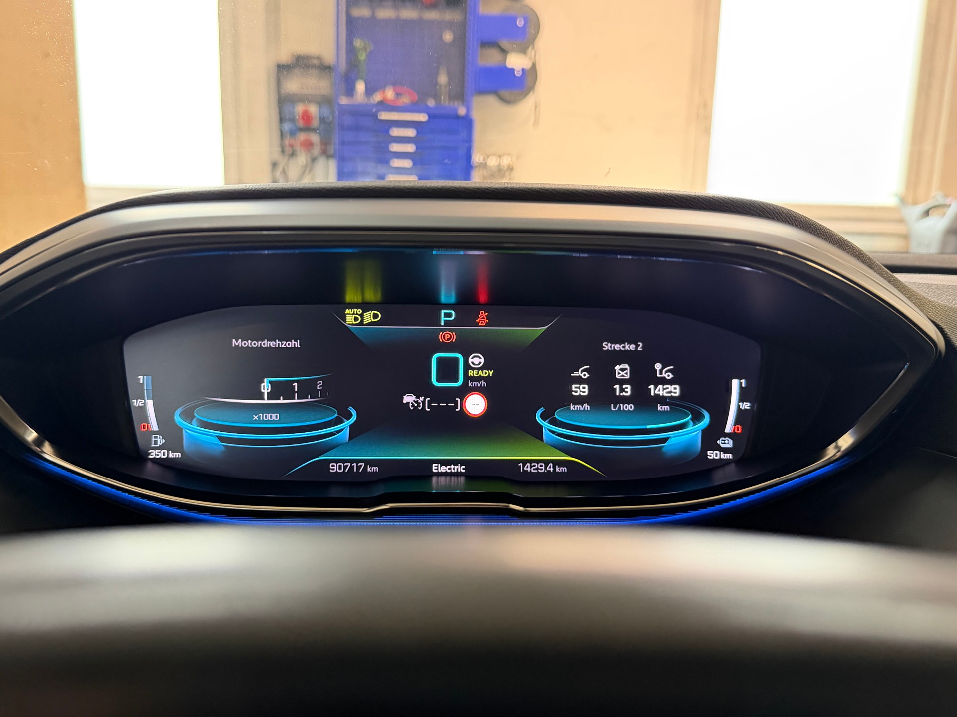 PEUGEOT 3008 300e Hybrid4 GT Pack EAT8-image-21