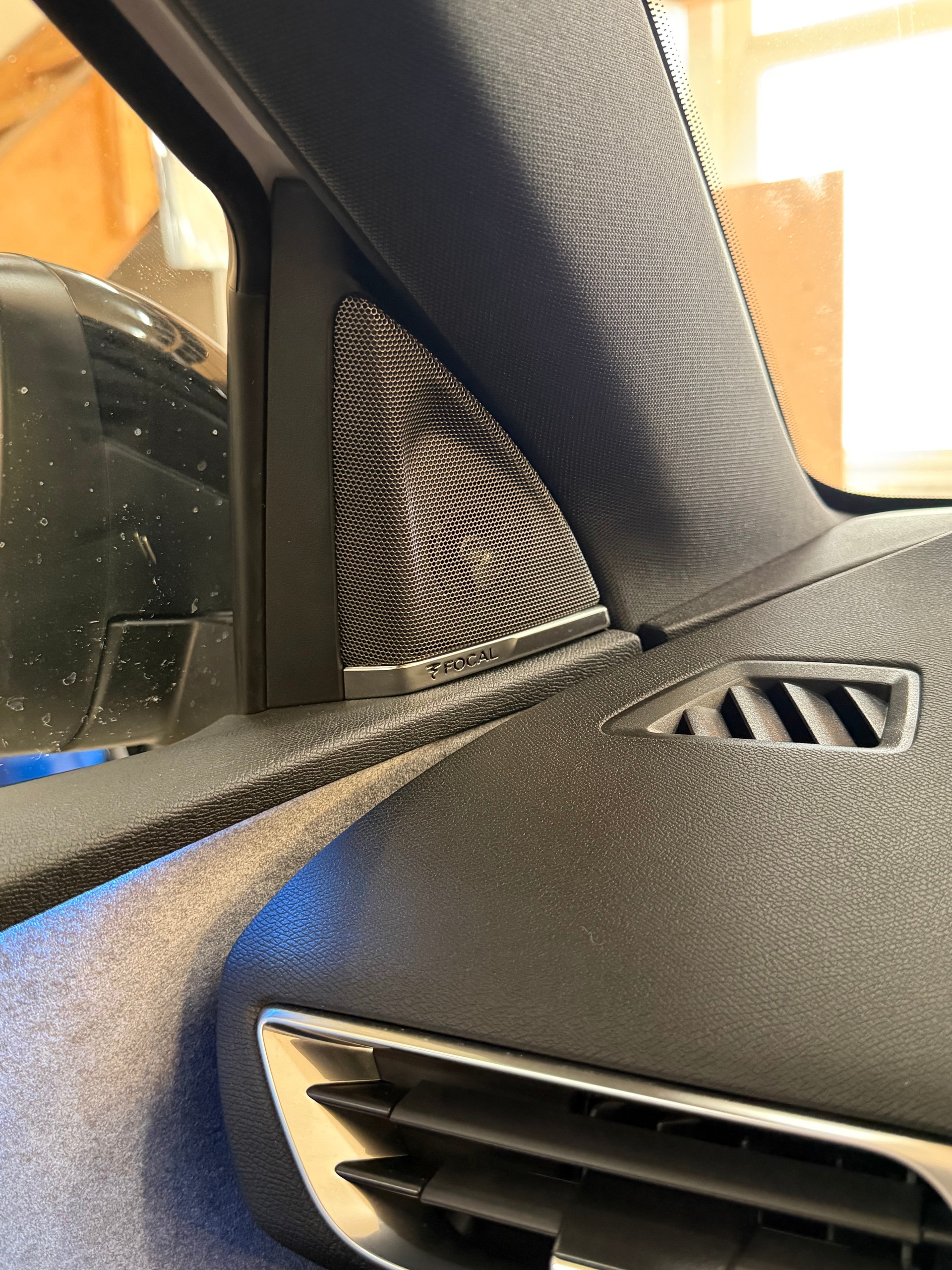 PEUGEOT 3008 300e Hybrid4 GT Pack EAT8-image-19