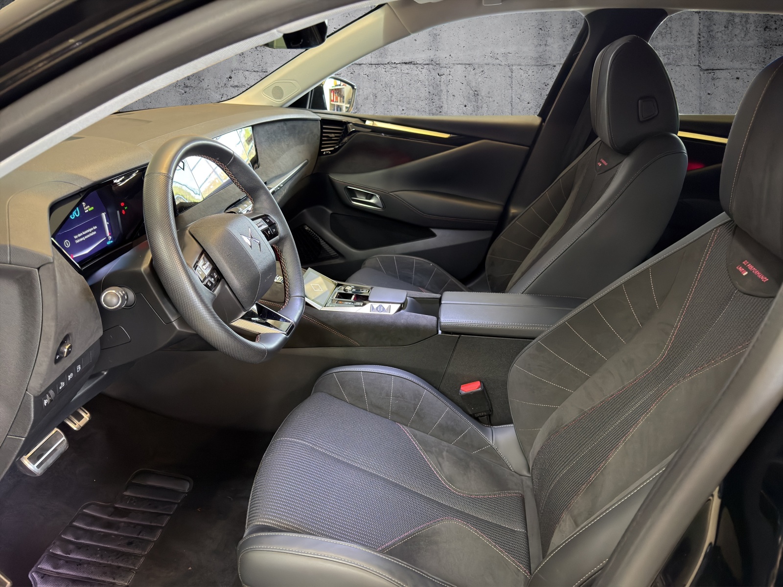 DS AUTOMOBILES DS 4 1.6 E-Tense Ligne Noire-showroom-element-1