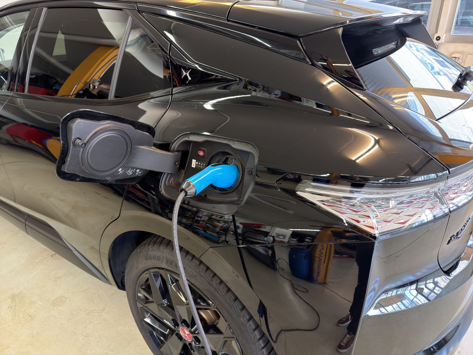 DS AUTOMOBILES DS 4 1.6 E-Tense Ligne Noire-image-25
