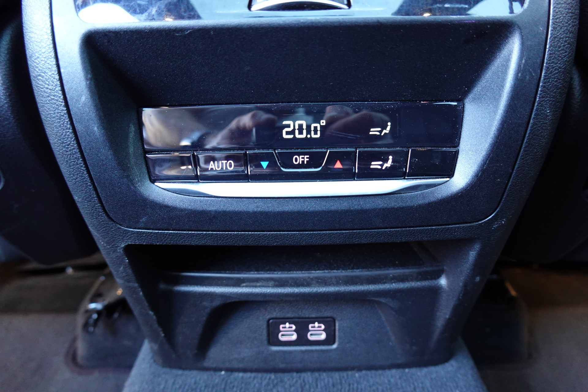 BMW X3 xDrive 30e M Sport - "CH Auto * Harman Kardon * Caméra + Capteurs * Roues 20'* Sieges M * Toit Ouvrant"-image-22