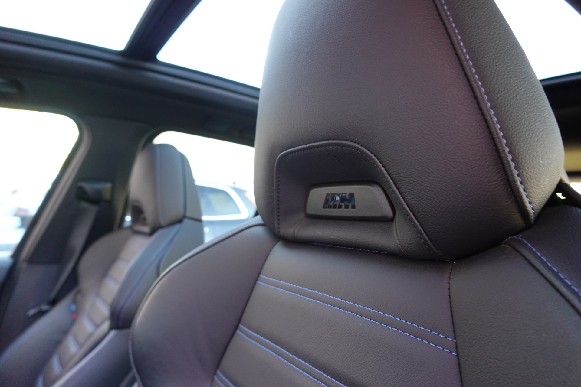 BMW X3 xDrive 30e M Sport - "CH Auto * Harman Kardon * Caméra + Capteurs * Roues 20'* Sieges M * Toit Ouvrant"-image-29