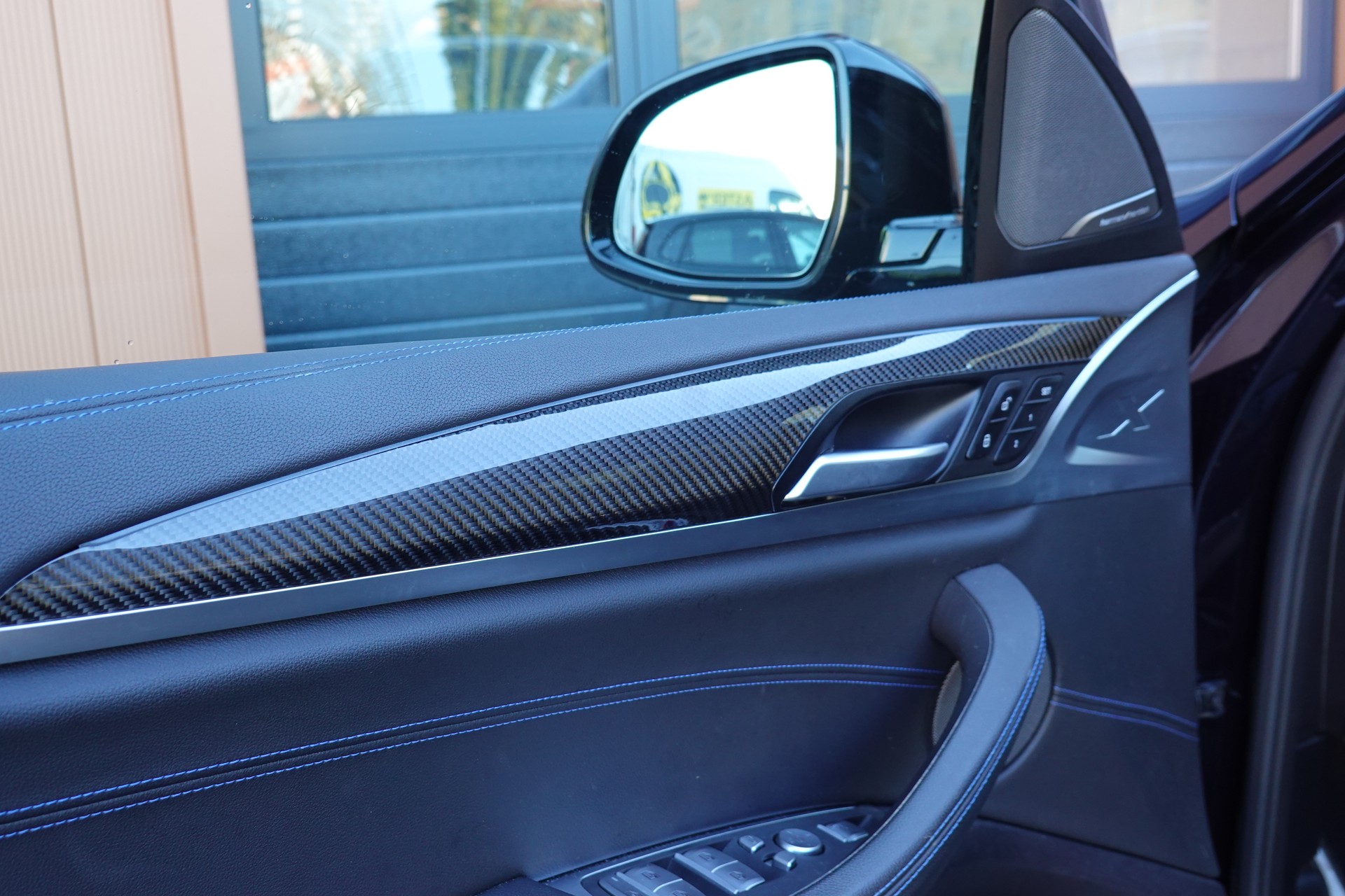 BMW X3 xDrive 30e M Sport - "CH Auto * Harman Kardon * Caméra + Capteurs * Roues 20'* Sieges M * Toit Ouvrant"-image-18