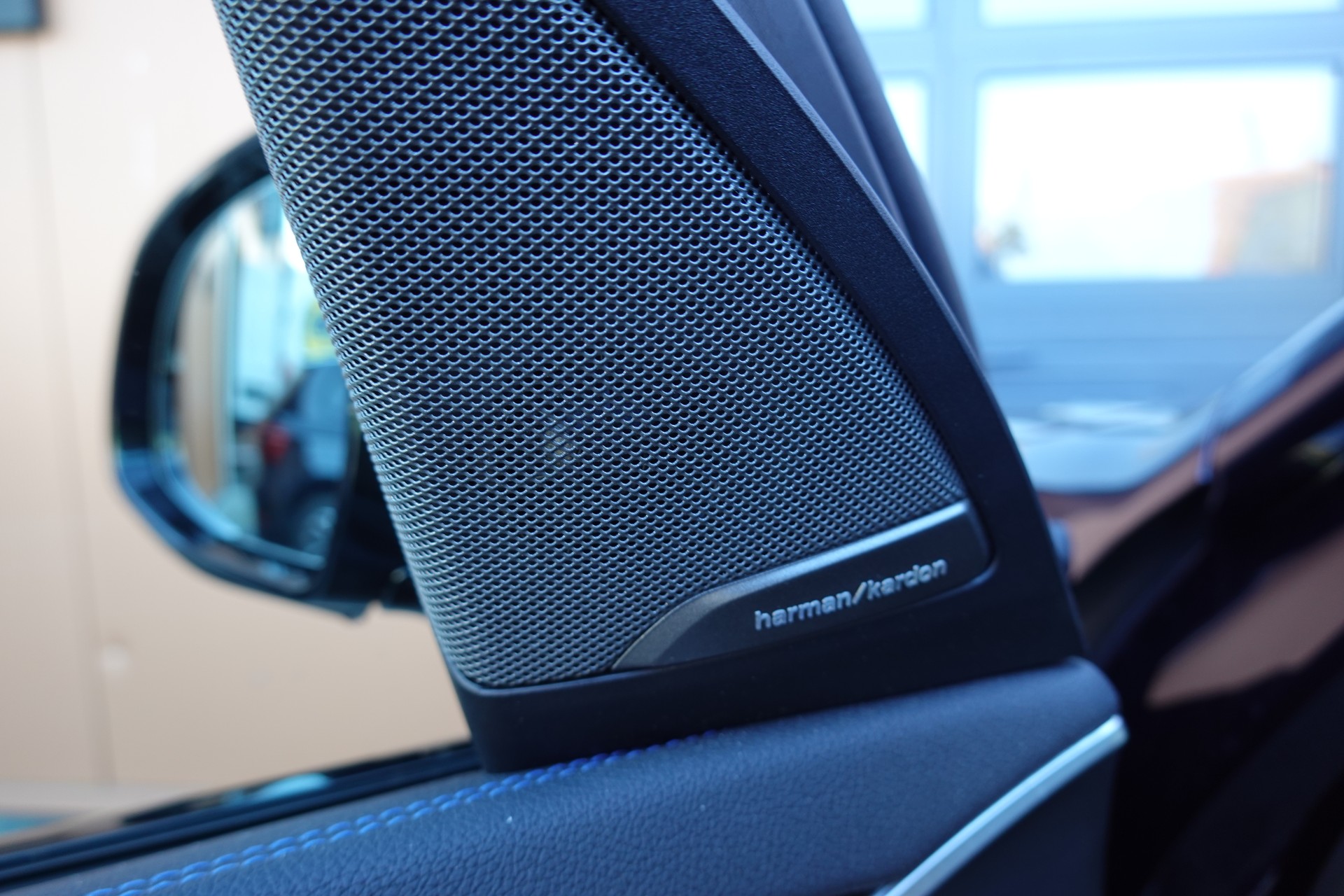 BMW X3 xDrive 30e M Sport - "CH Auto * Harman Kardon * Caméra + Capteurs * Roues 20'* Sieges M * Toit Ouvrant"-image-16