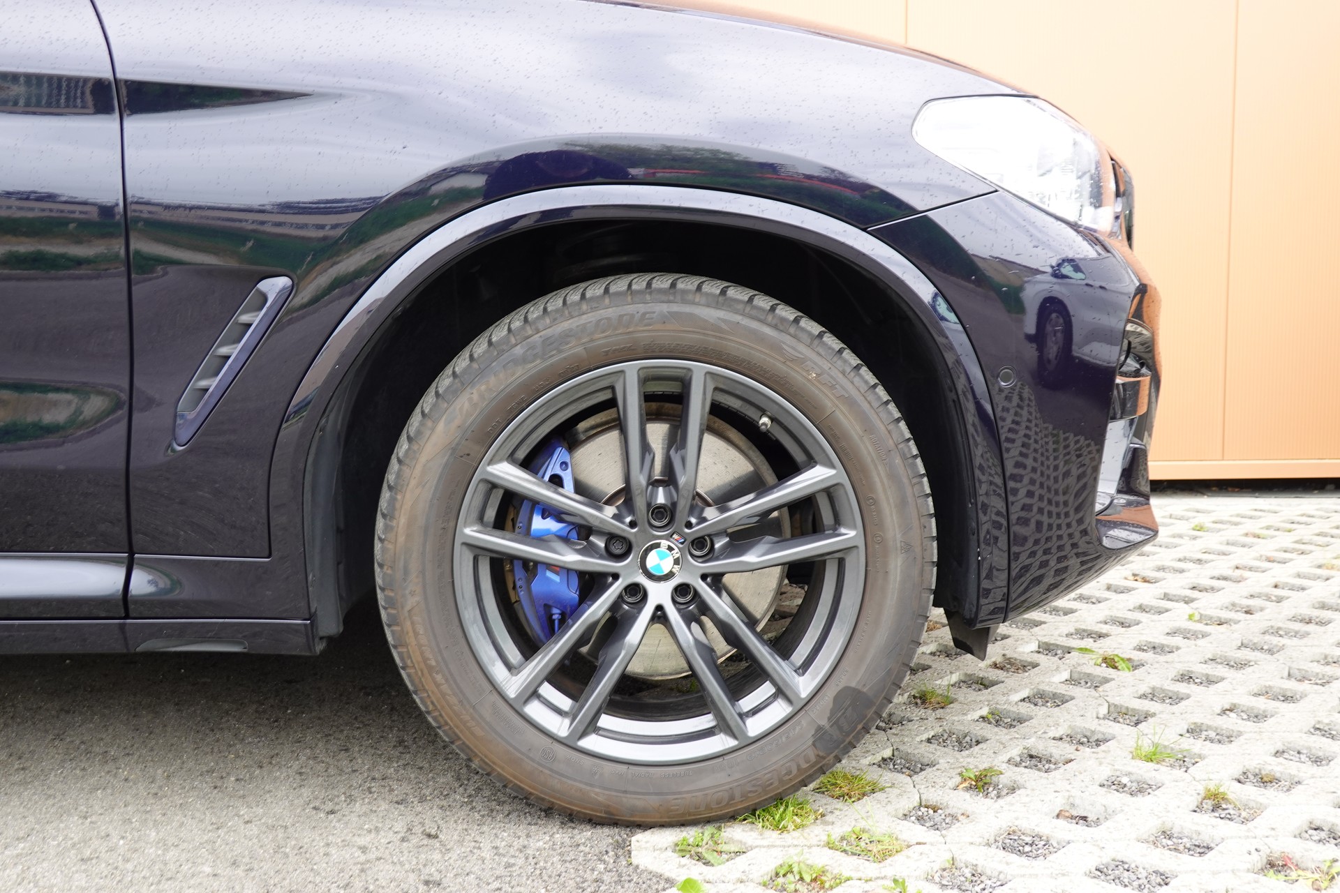 BMW X3 xDrive 30e M Sport - "CH Auto * Harman Kardon * Caméra + Capteurs * Roues 20'* Sieges M * Toit Ouvrant"-image-4