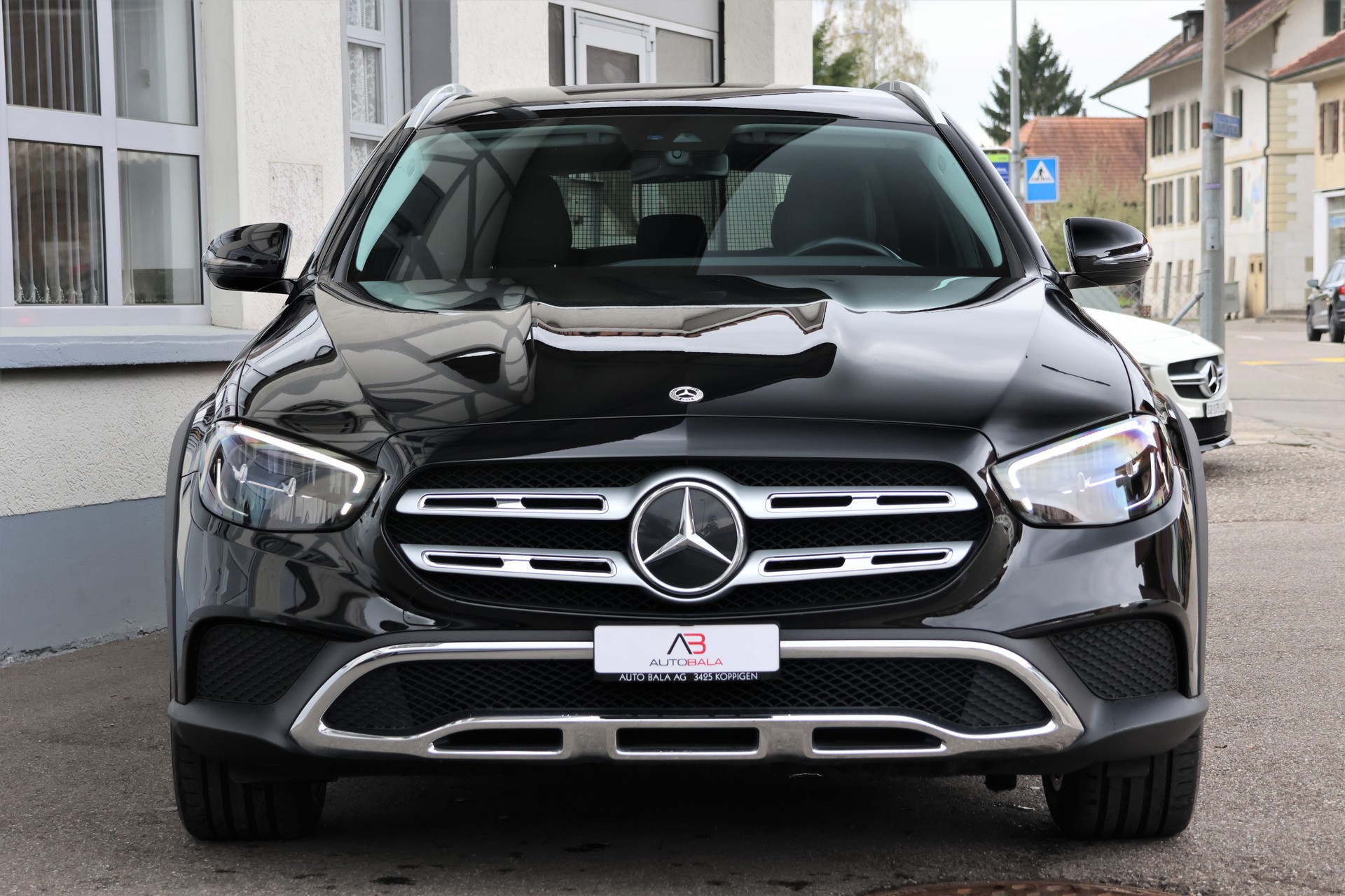 MERCEDES-BENZ E 220 d All-Terrain 4Matic Avantgarde 9G-Tronic (CH)-showroom-element-1