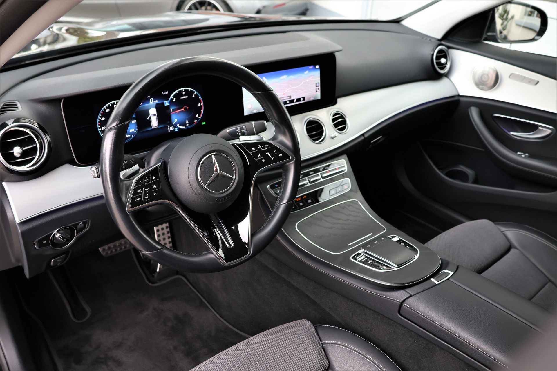 MERCEDES-BENZ E 220 d All-Terrain 4Matic Avantgarde 9G-Tronic (CH)-image-9