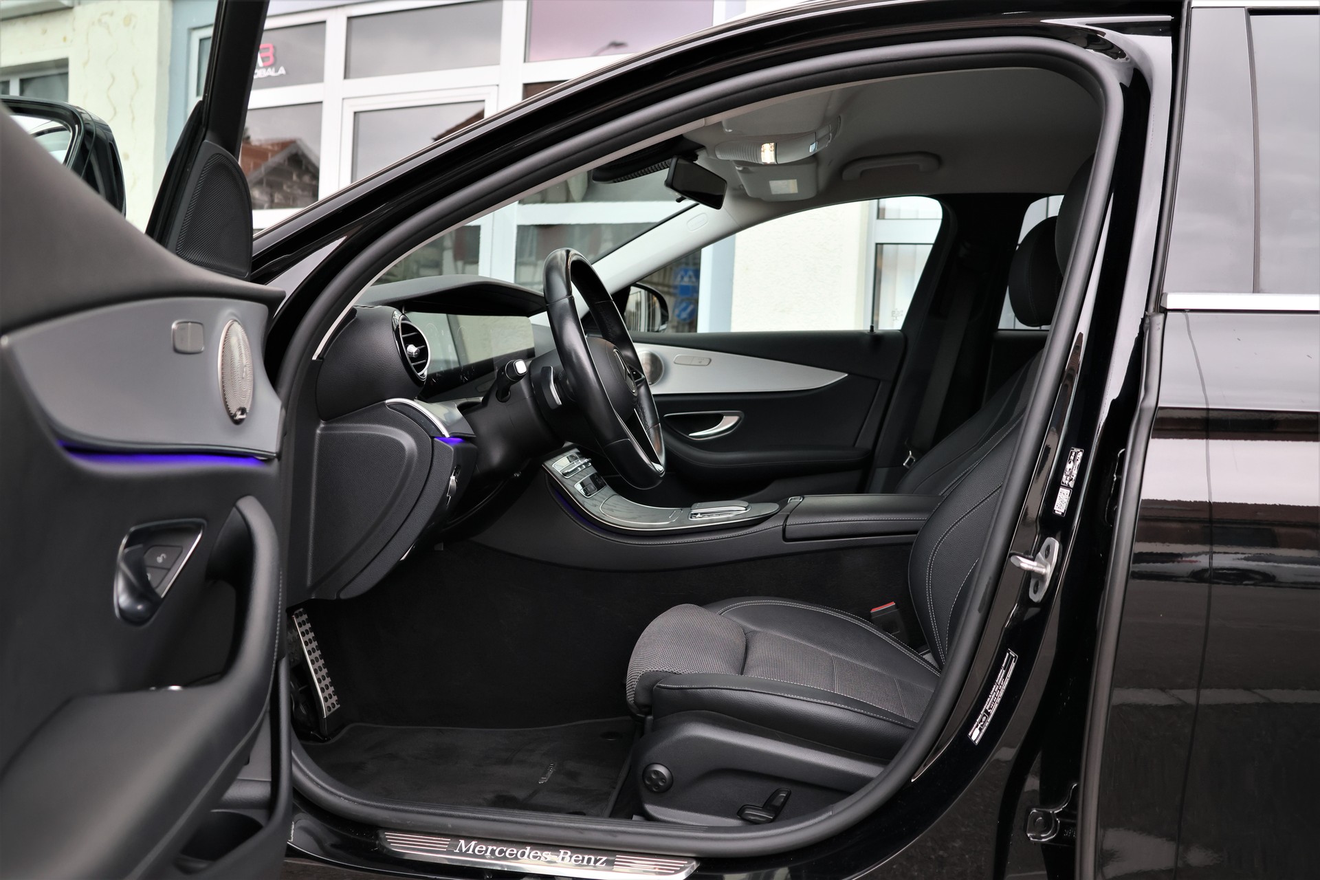 MERCEDES-BENZ E 220 d All-Terrain 4Matic Avantgarde 9G-Tronic (CH)-image-8
