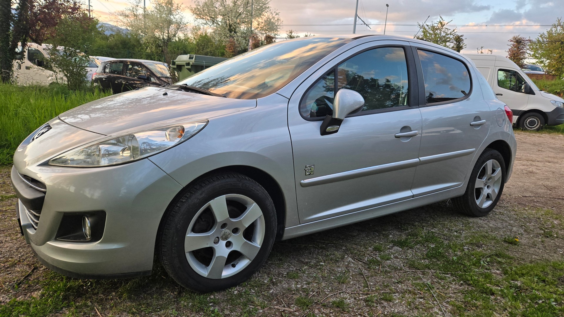 PEUGEOT 207 1.6 16V Sport Automatic-image-5