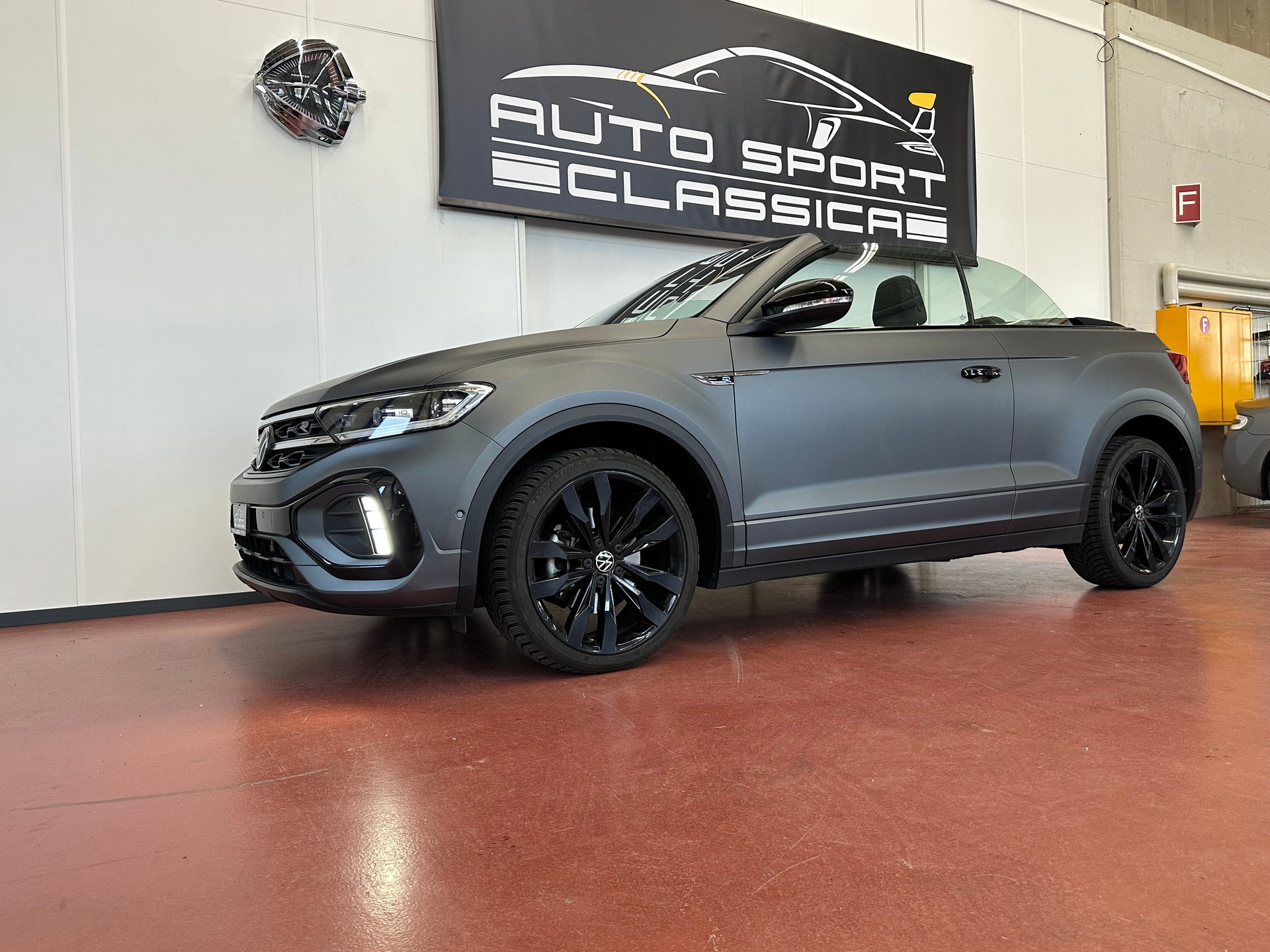 VW T-Roc Cabriolet 1.5 TSI EVO R-Line DSG Edition Grey-image-4