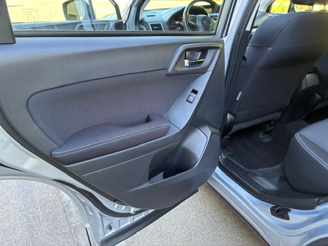 SUBARU Forester 2.0i Advantage Lineartronic-image-8