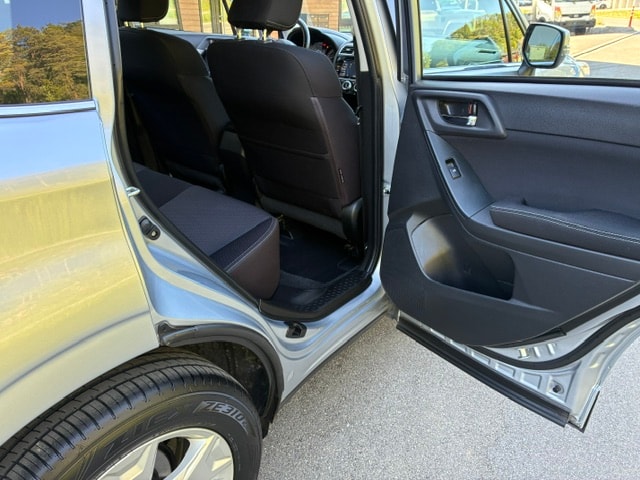 SUBARU Forester 2.0i Advantage Lineartronic-image-12