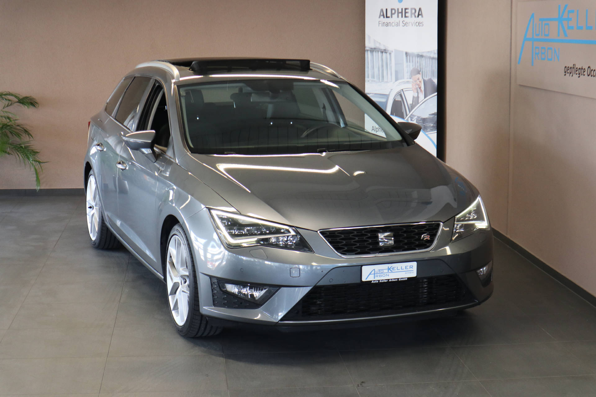 SEAT Leon ST 1.8 TSI FR DSG-image-2