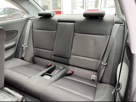 BMW 125i-image-5