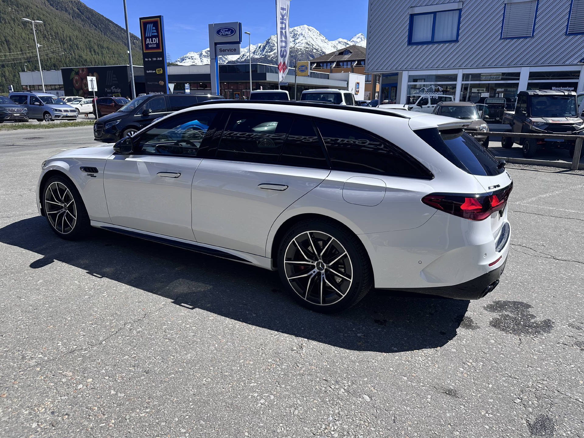 MERCEDES-BENZ E 53 Hybrid AMG 4matic+ Kombi-image-6