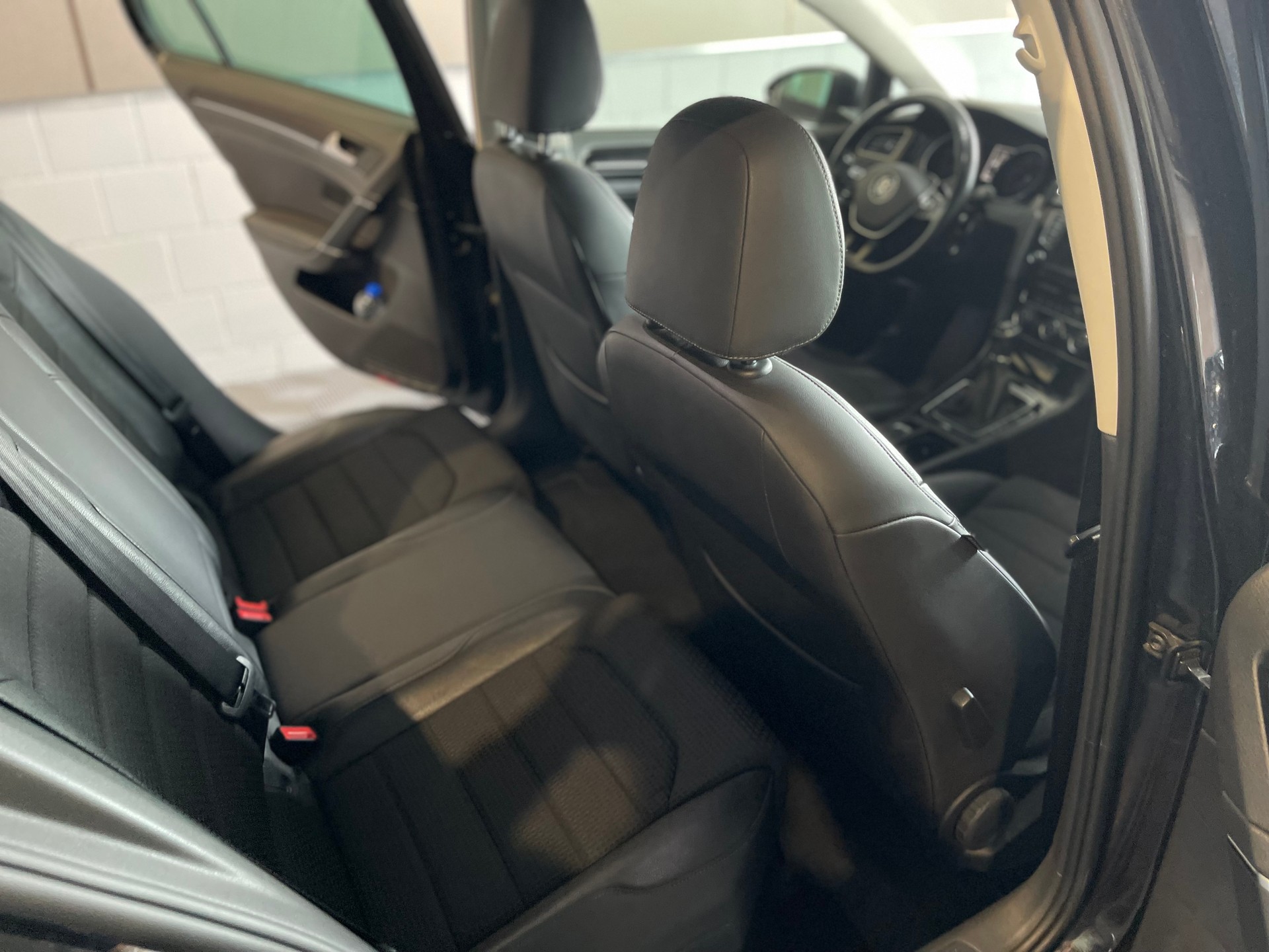 VW Golf 1.4 TSI Highline-image-9