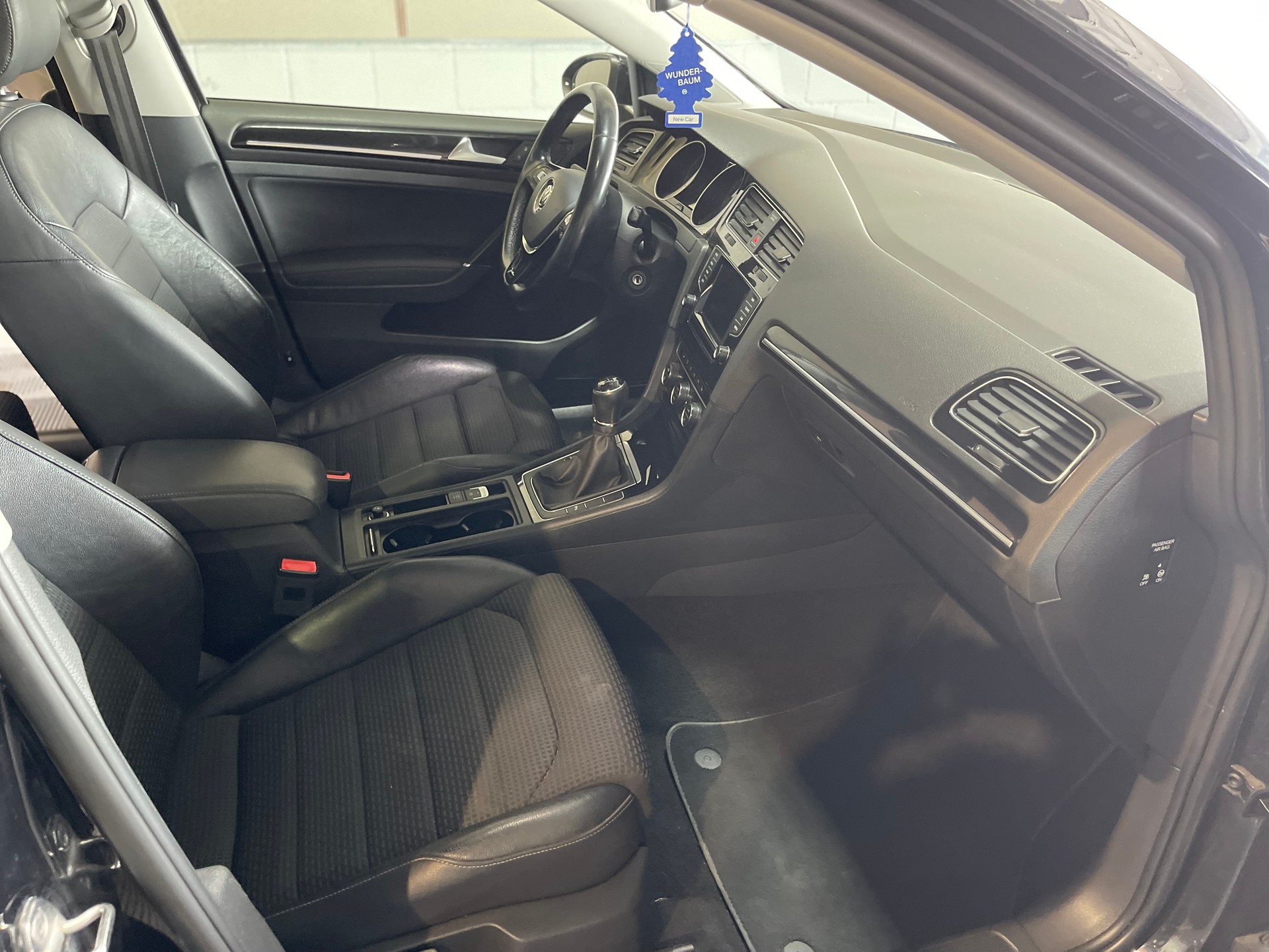 VW Golf 1.4 TSI Highline-image-11