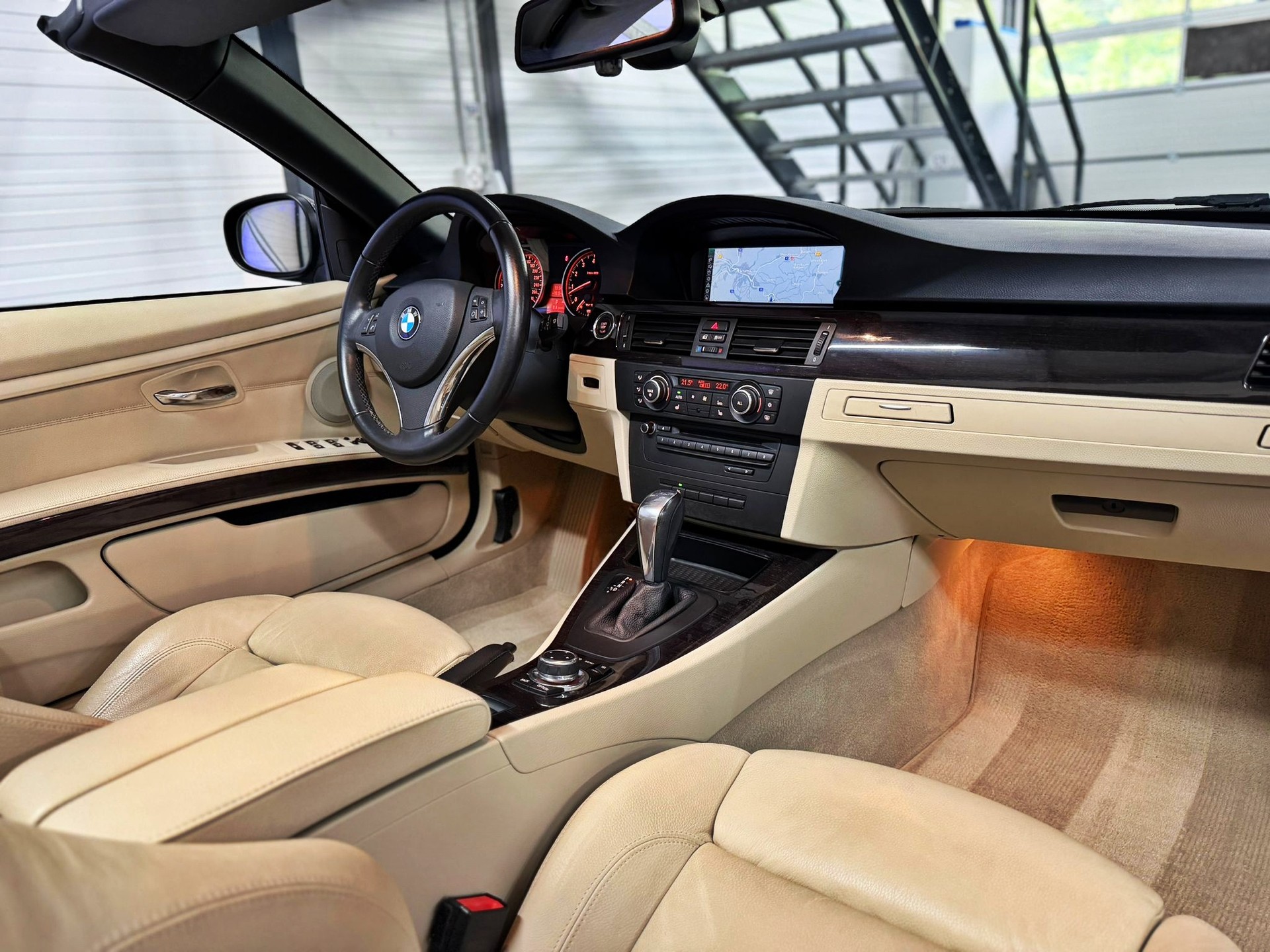 BMW 325i Cabriolet Steptronic-image-19