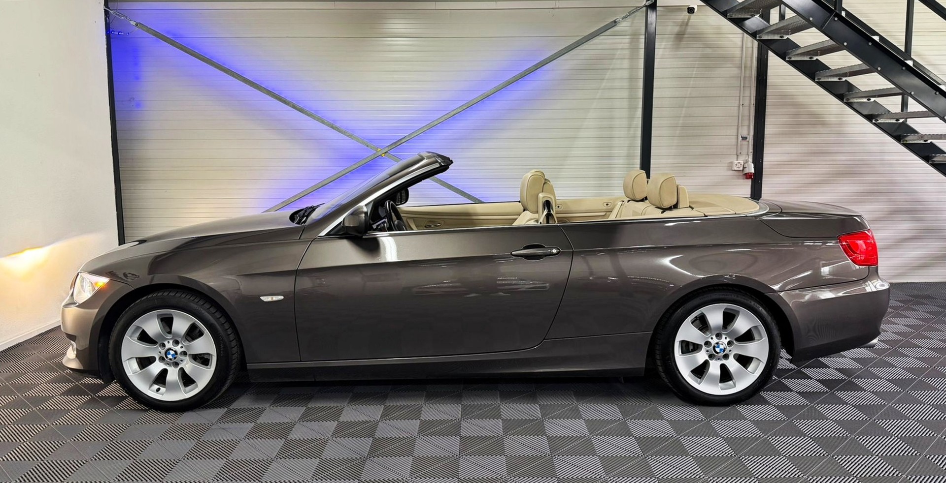 BMW 325i Cabriolet Steptronic-image-11