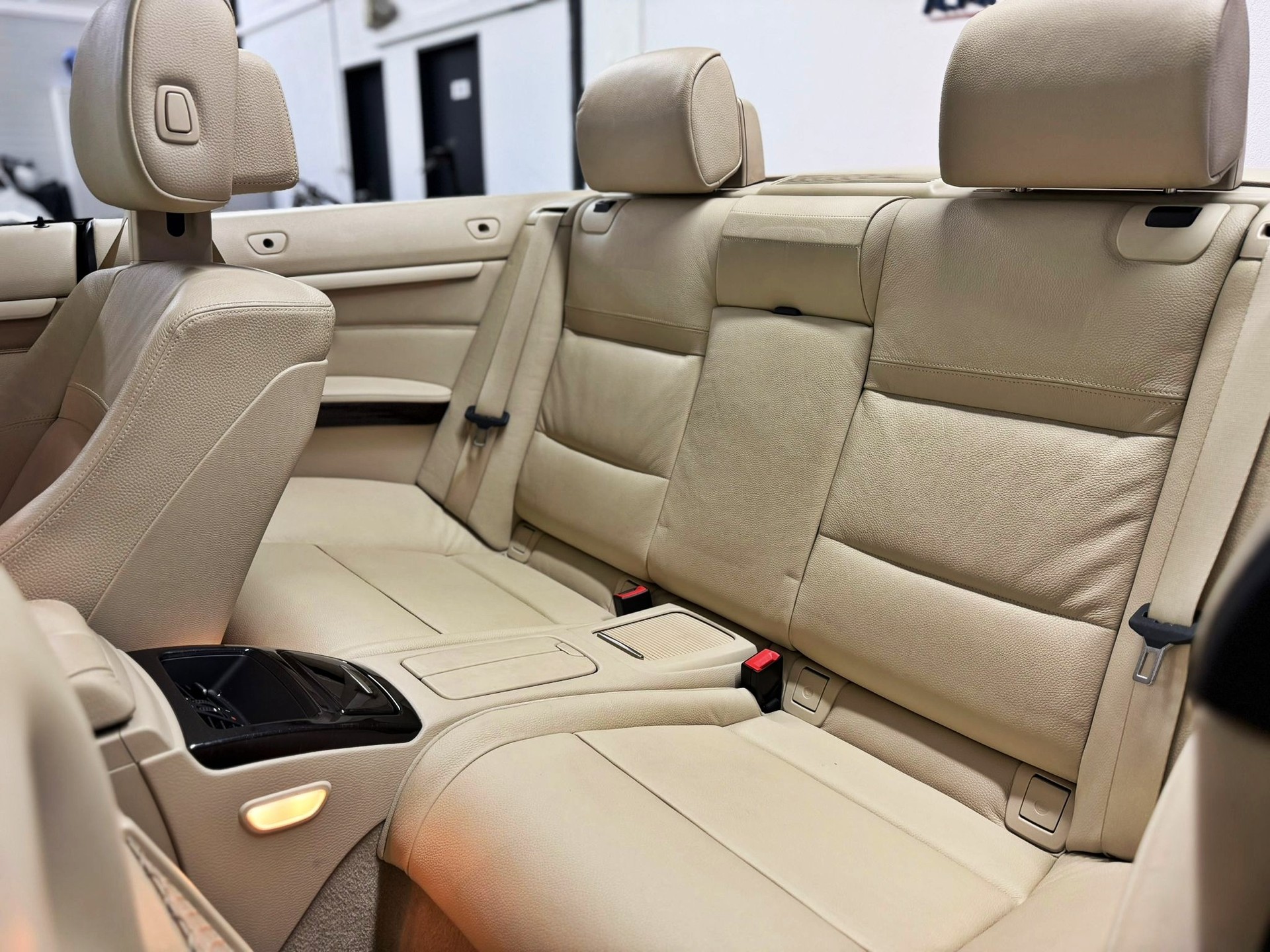 BMW 325i Cabriolet Steptronic-image-15
